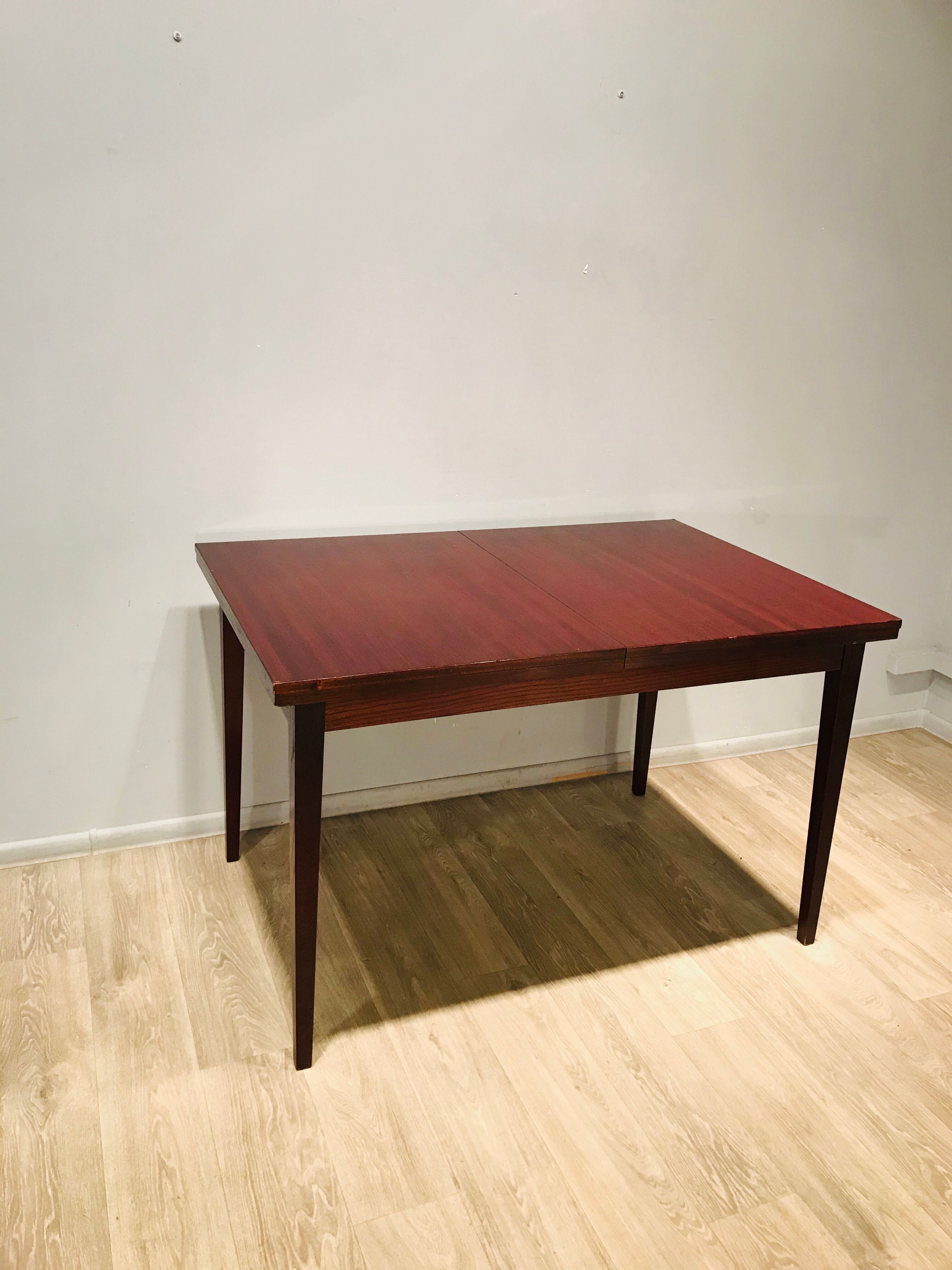 Table extensible acajou bois de rose Ton 60 '