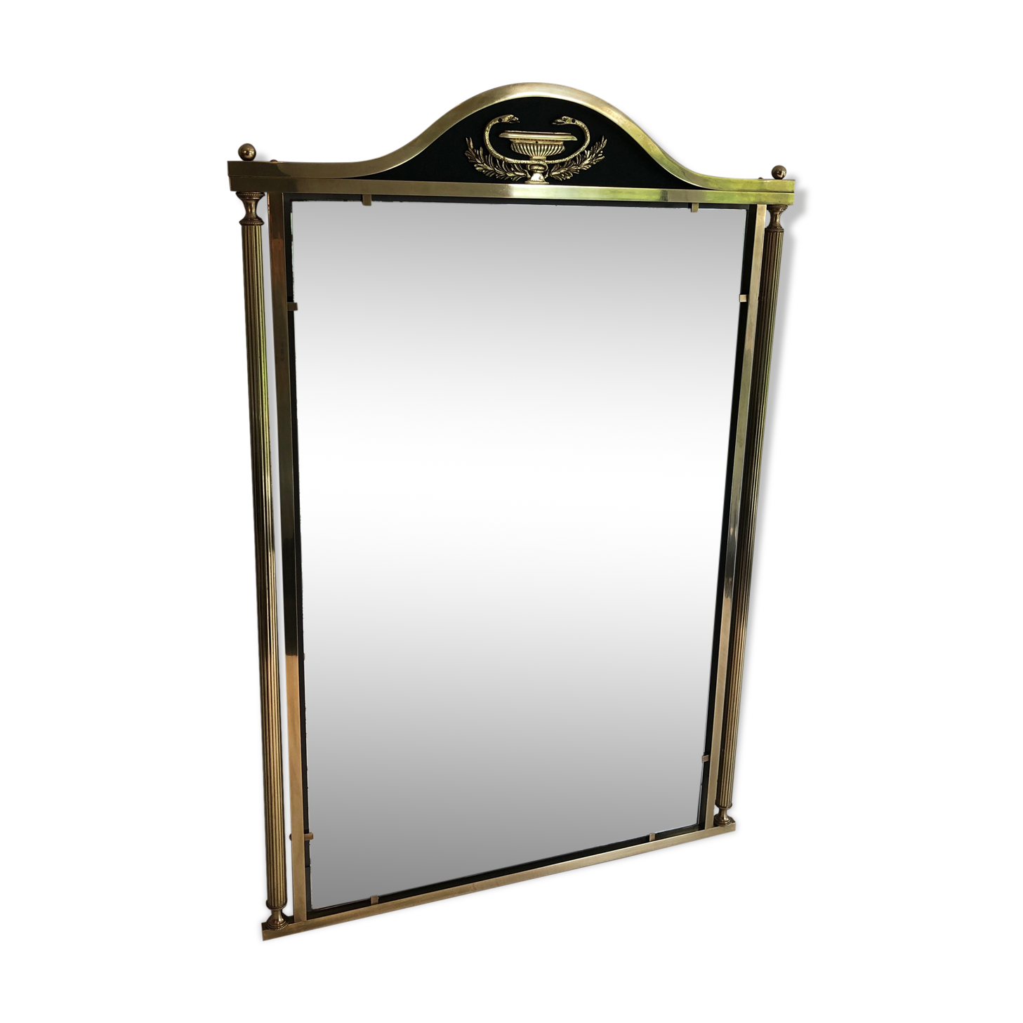 Neoclassical style mirror in brass and lacquered sheet metal