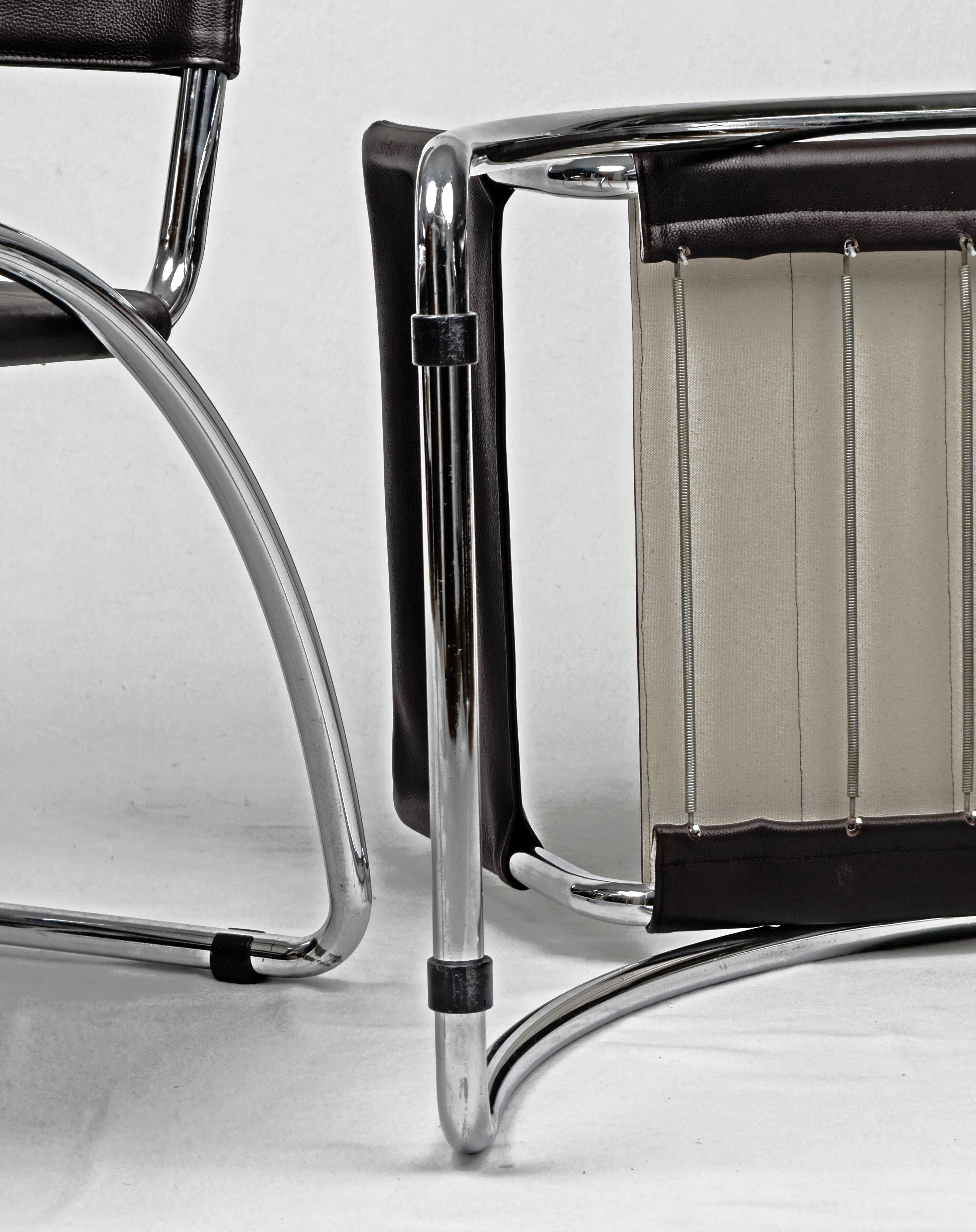 Ensemble de 4 chaises « Lira » de Gae Aulenti – années 1970