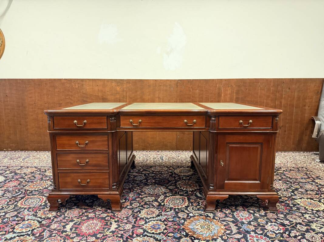 Classic English Mahogany Desk Partnerdesk