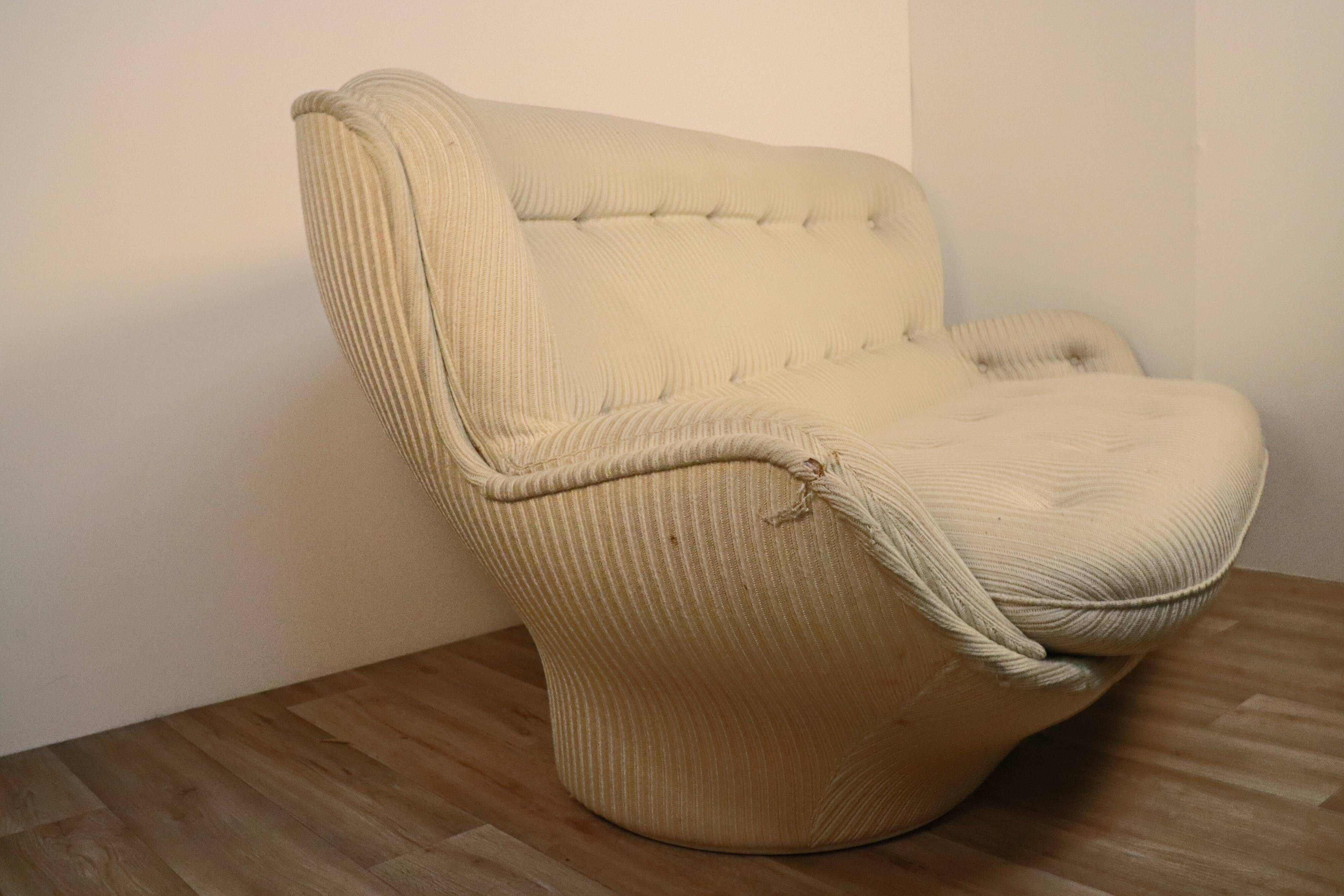 Vintage sofa "Karaté" by Michel Cadestin Airborne edition 1970