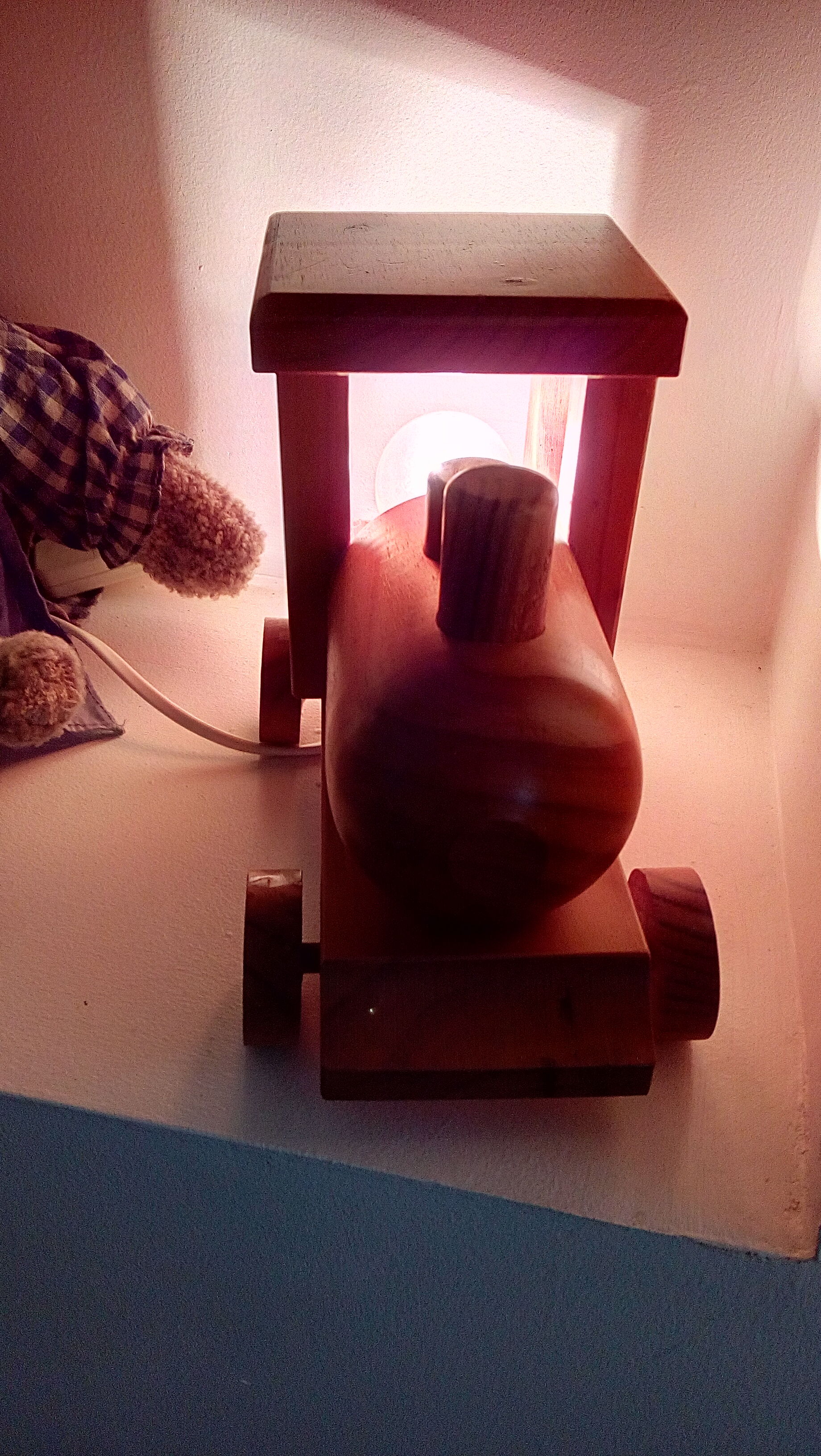 Child nightlight locomotive wood