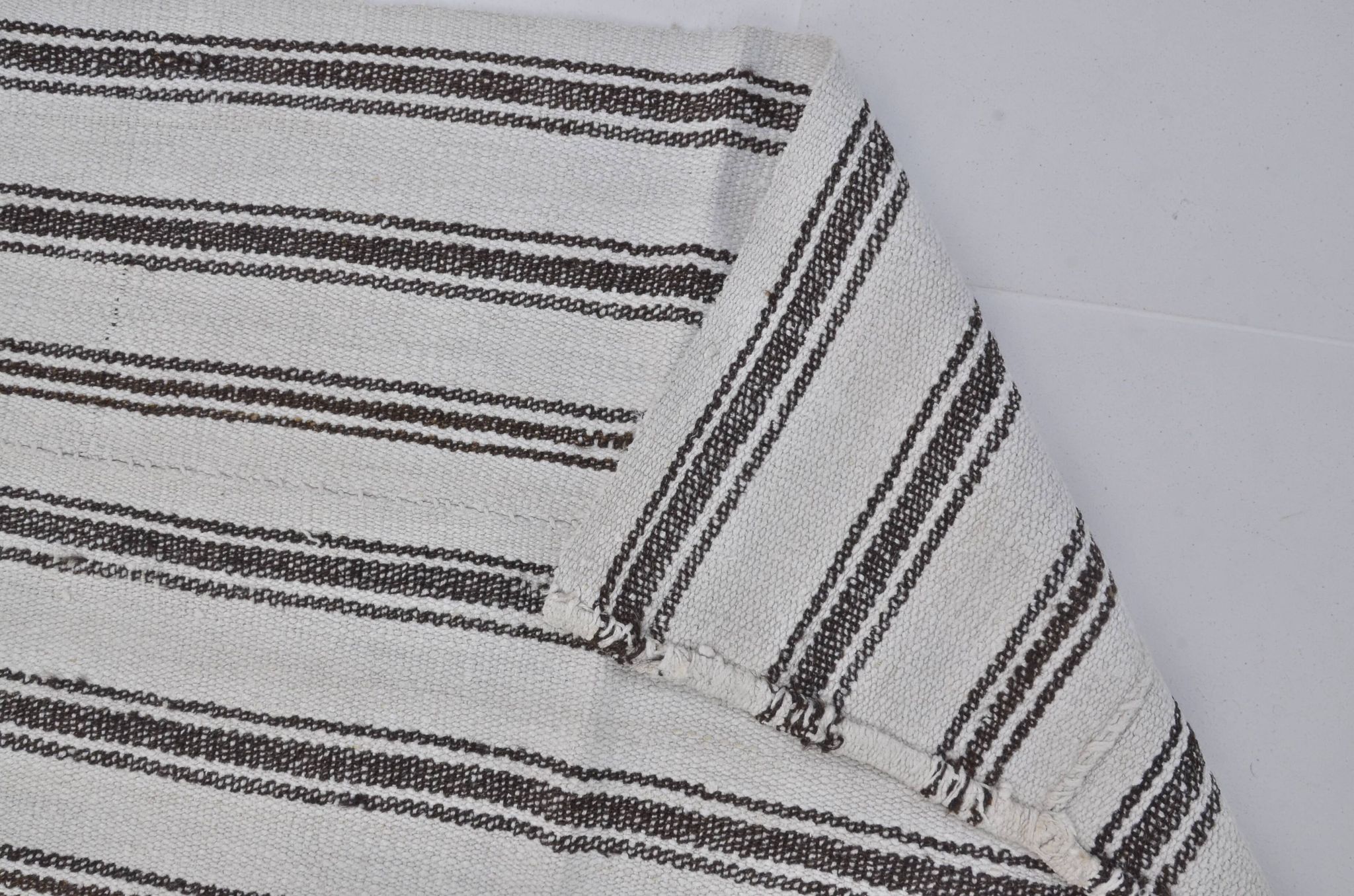 Tapis kilim turc vintage neutre sku 3680