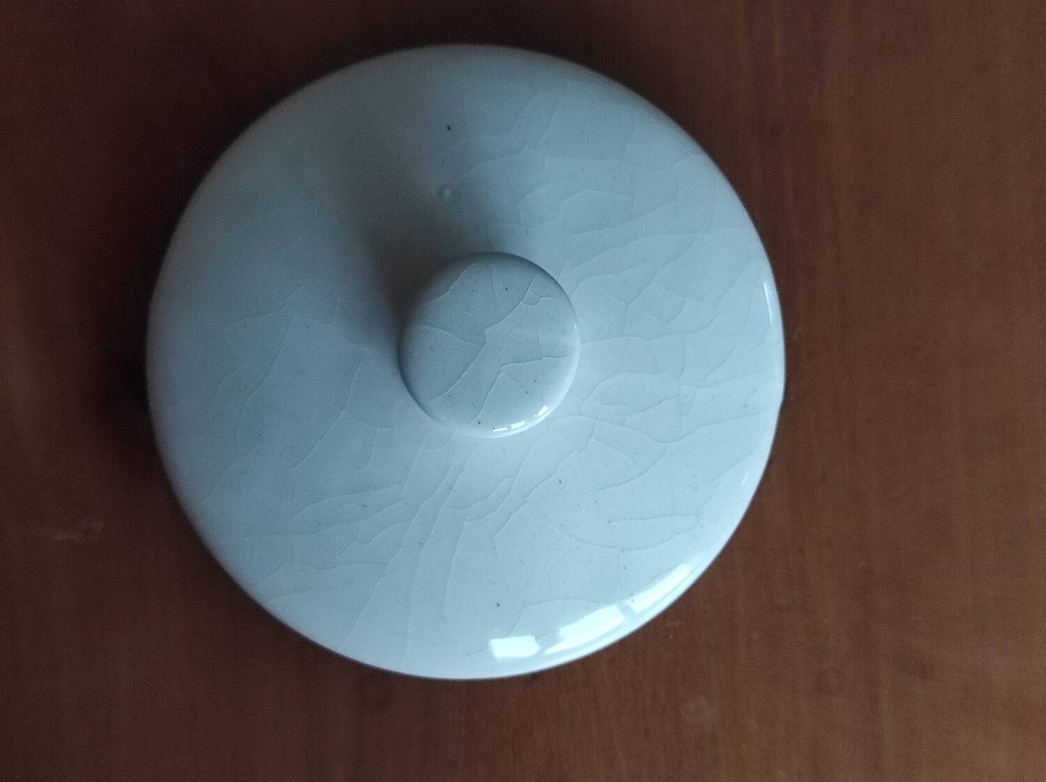 Small coffee maker with floral decoration