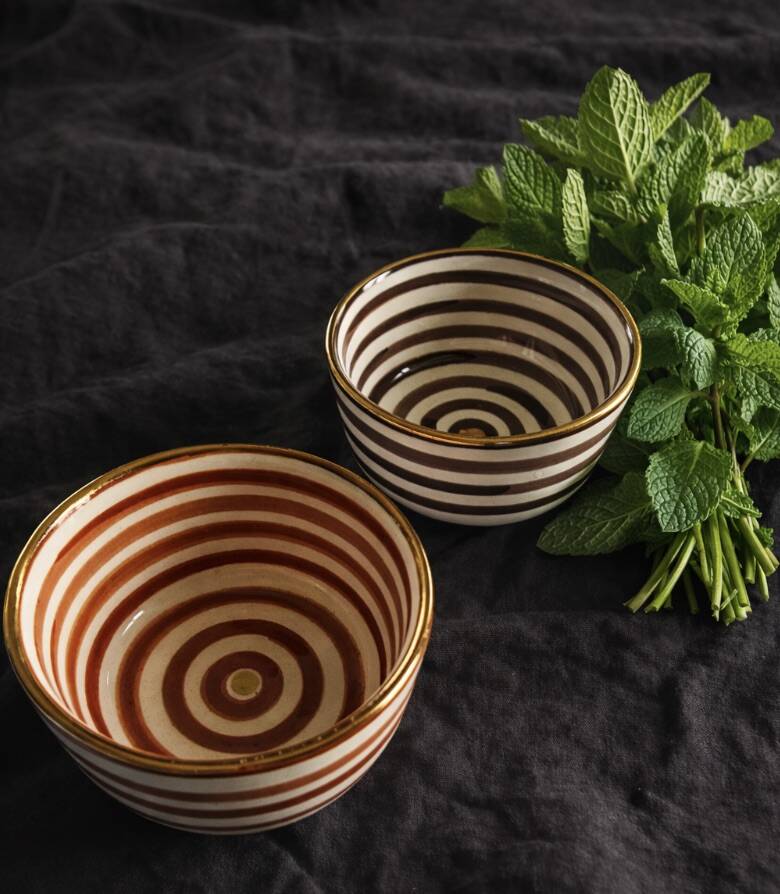 Set of 2 striped bowls
