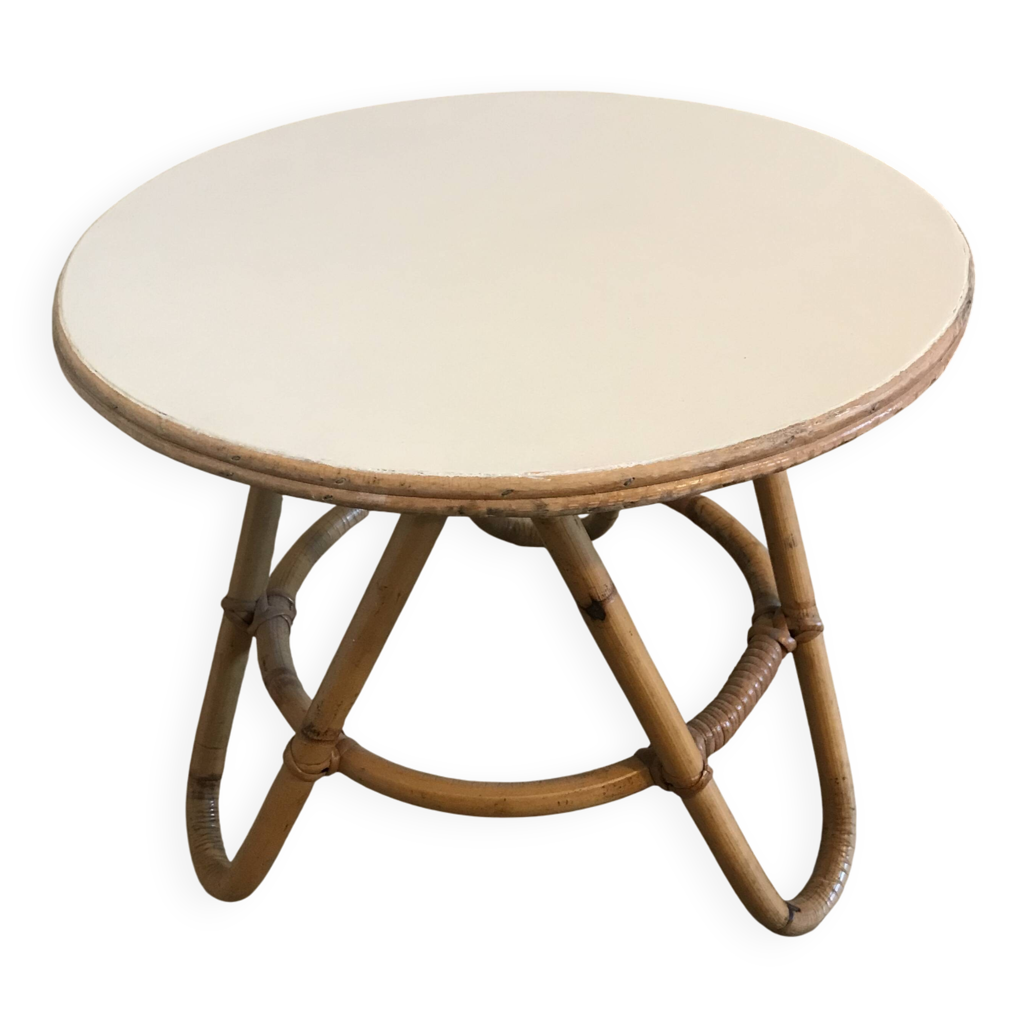 Vintage round table in rattan/wicker