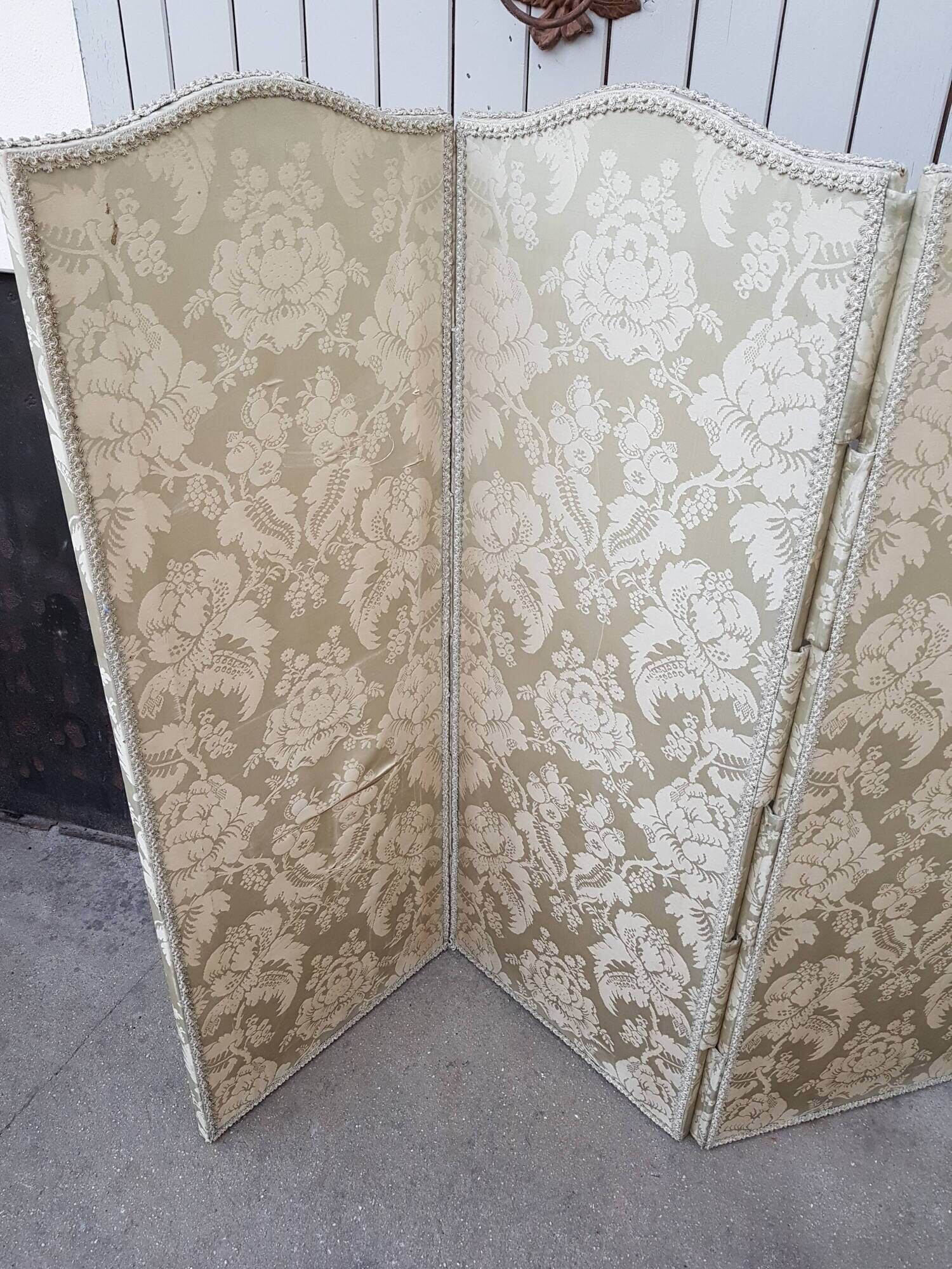 Paravent 4 volets style louis XVI tissu aux motifs floraux