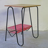 Side table is reviewed in scoubidou