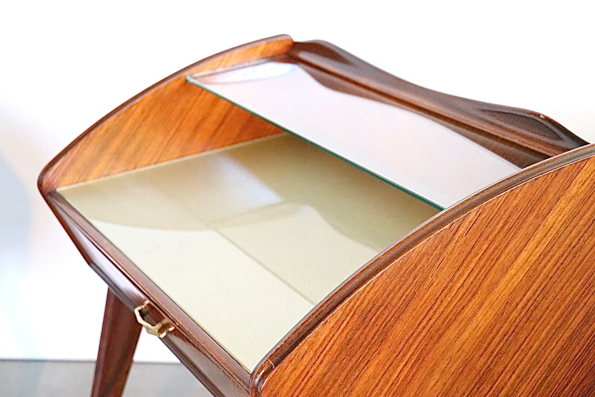 Paire de tables de nuit