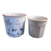 Deux pots à confiture en porcelaine