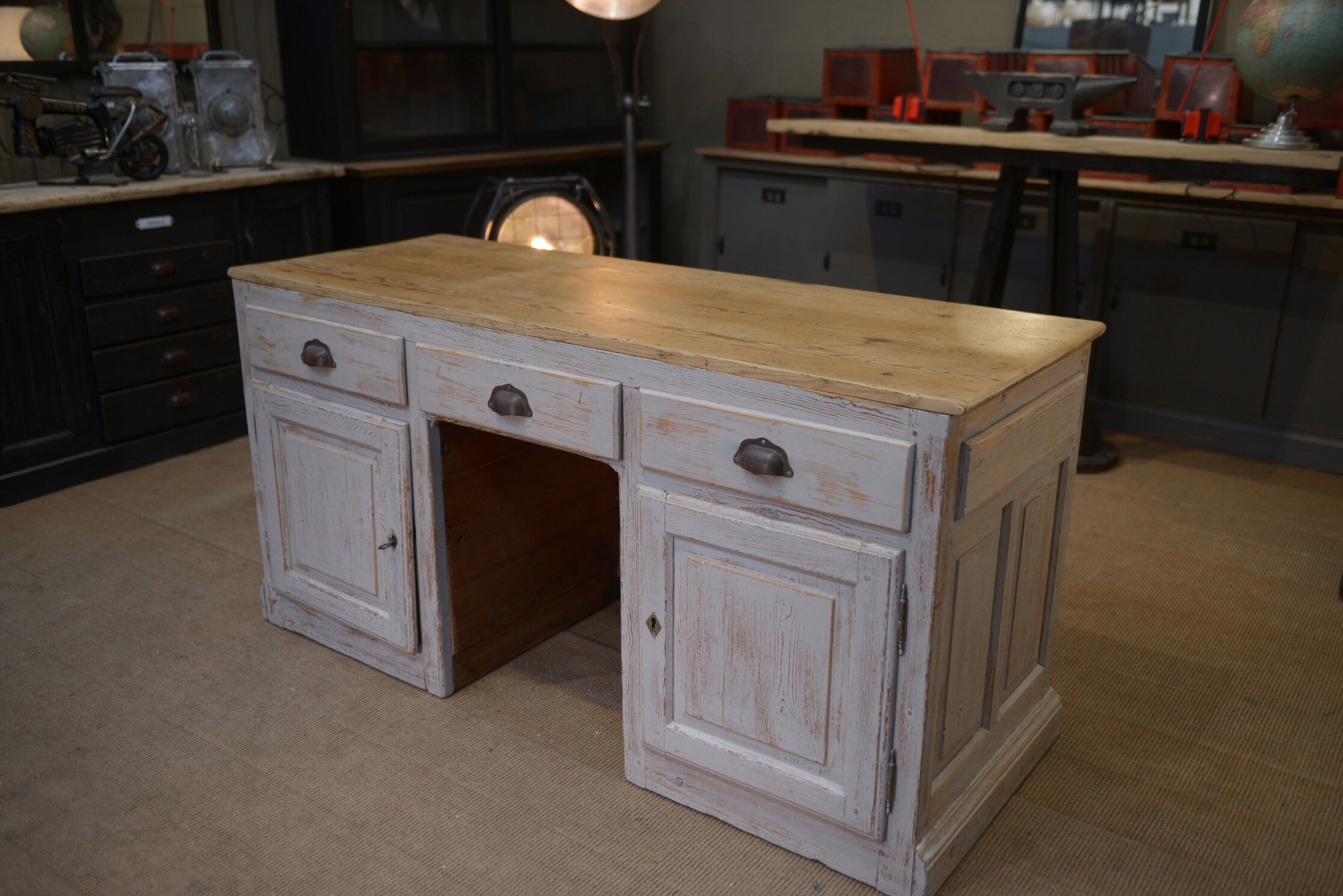 Countertop in gray patinated fir 1960
