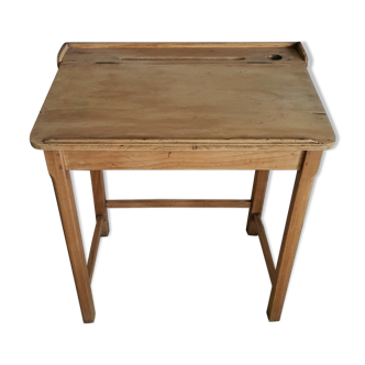 Child desk