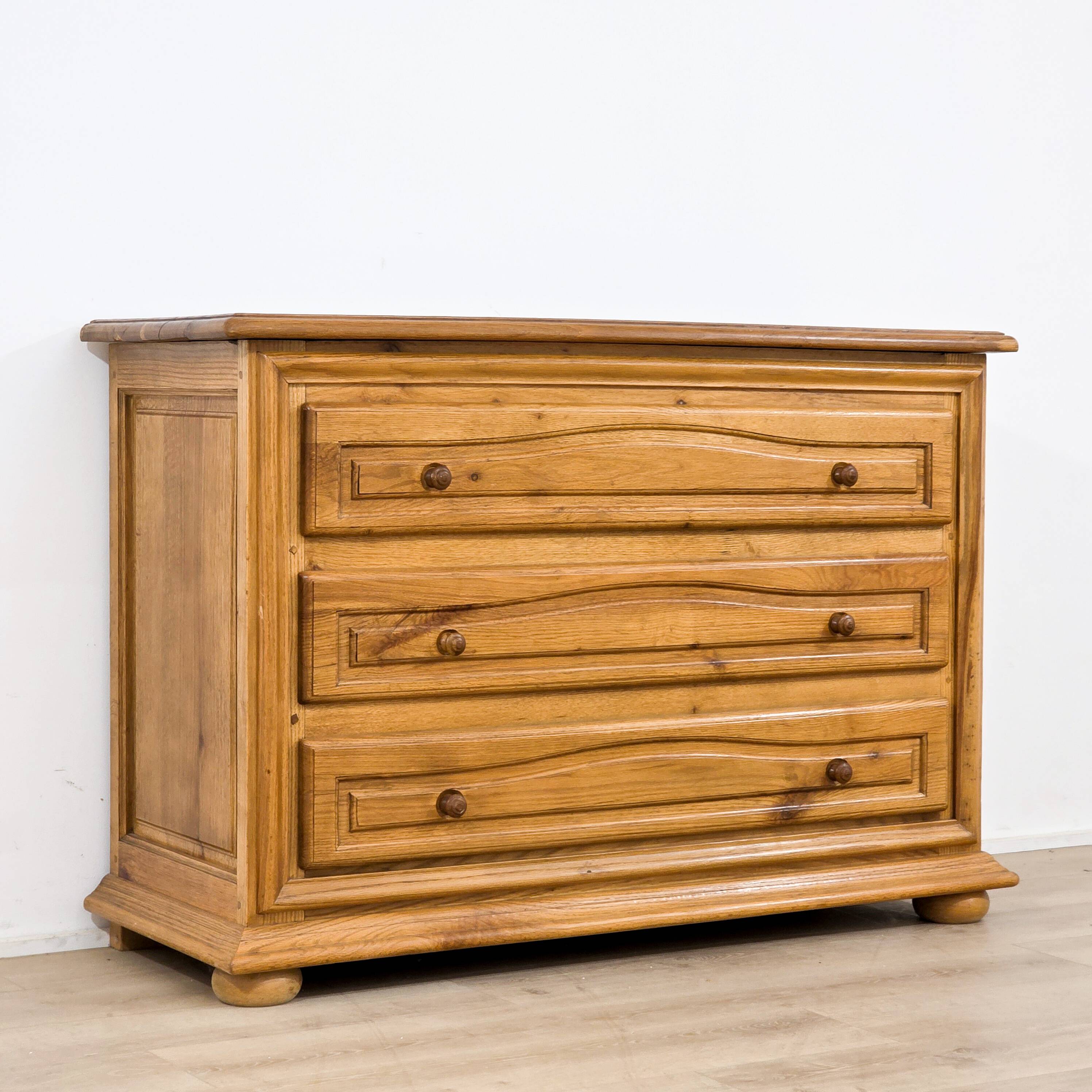 Grande commode en chêne massif des années 1970