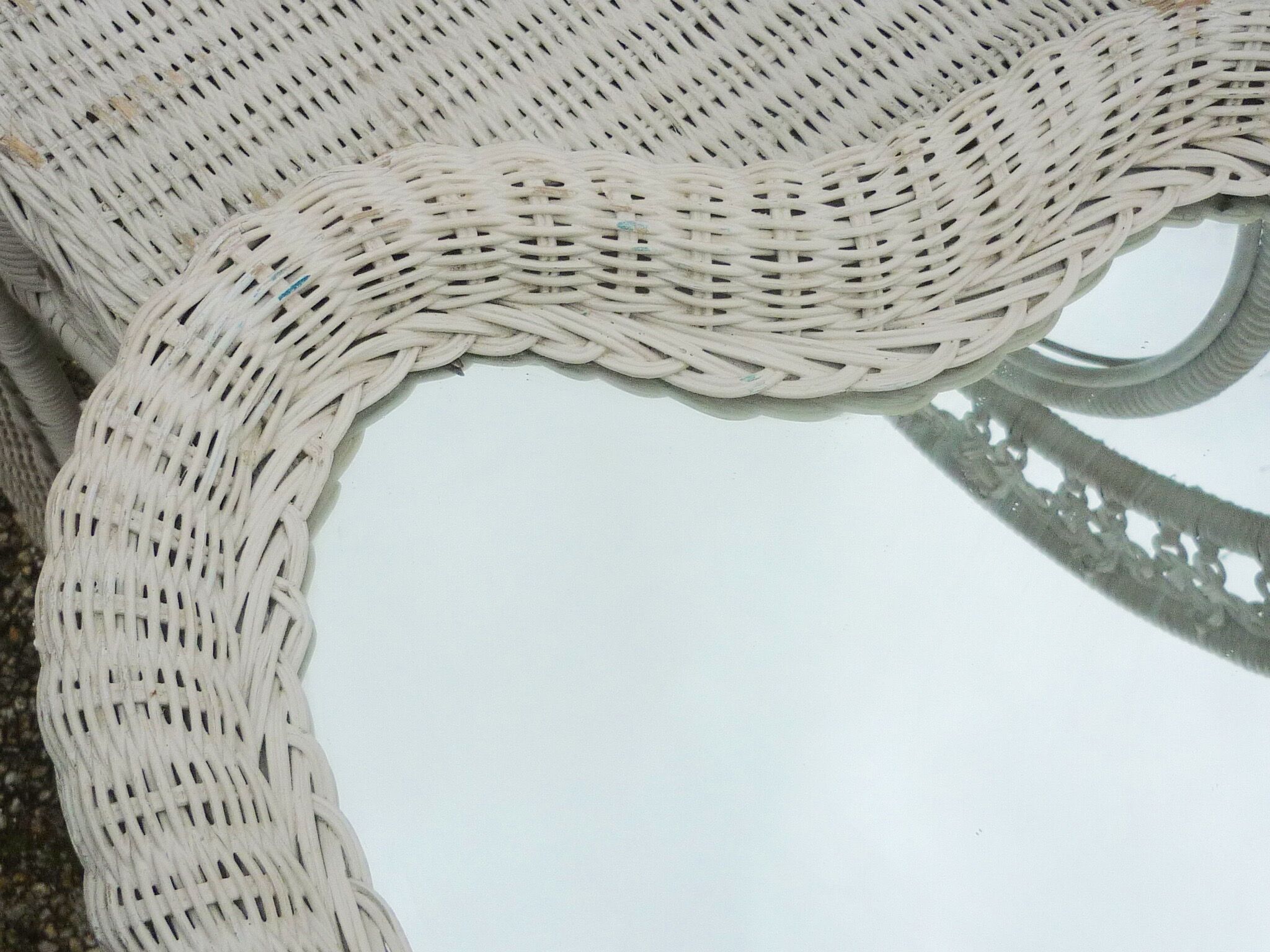 Vintage white rattan heart mirror 60-70, 47cm