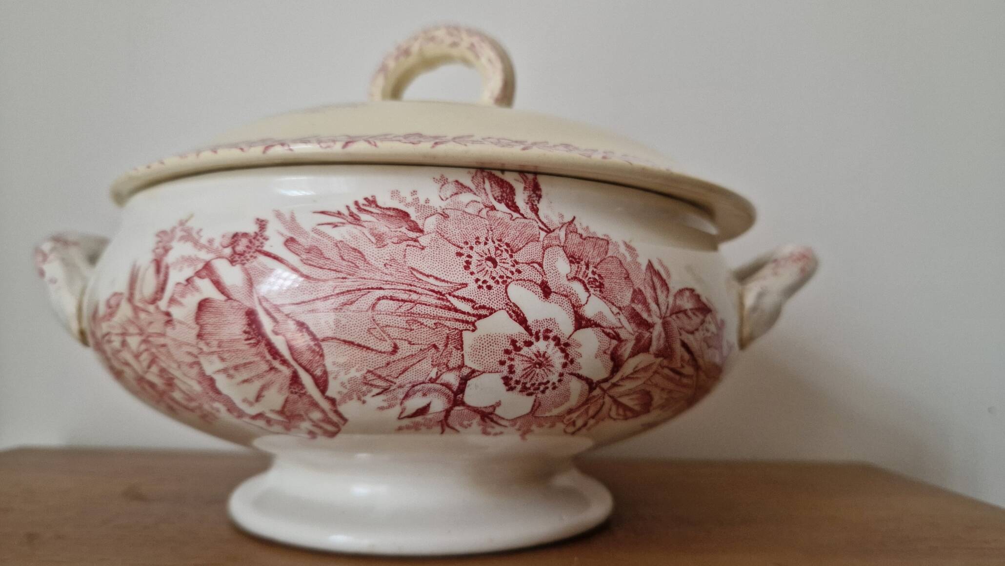 Sarreguemines soup tureen, country model F.F. Pexonne