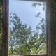 Grand miroir moulure bois nature, réhaut filet or, miroir biseauté, (La Gatvinière)