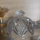 Beurrier ancien en verre taillé