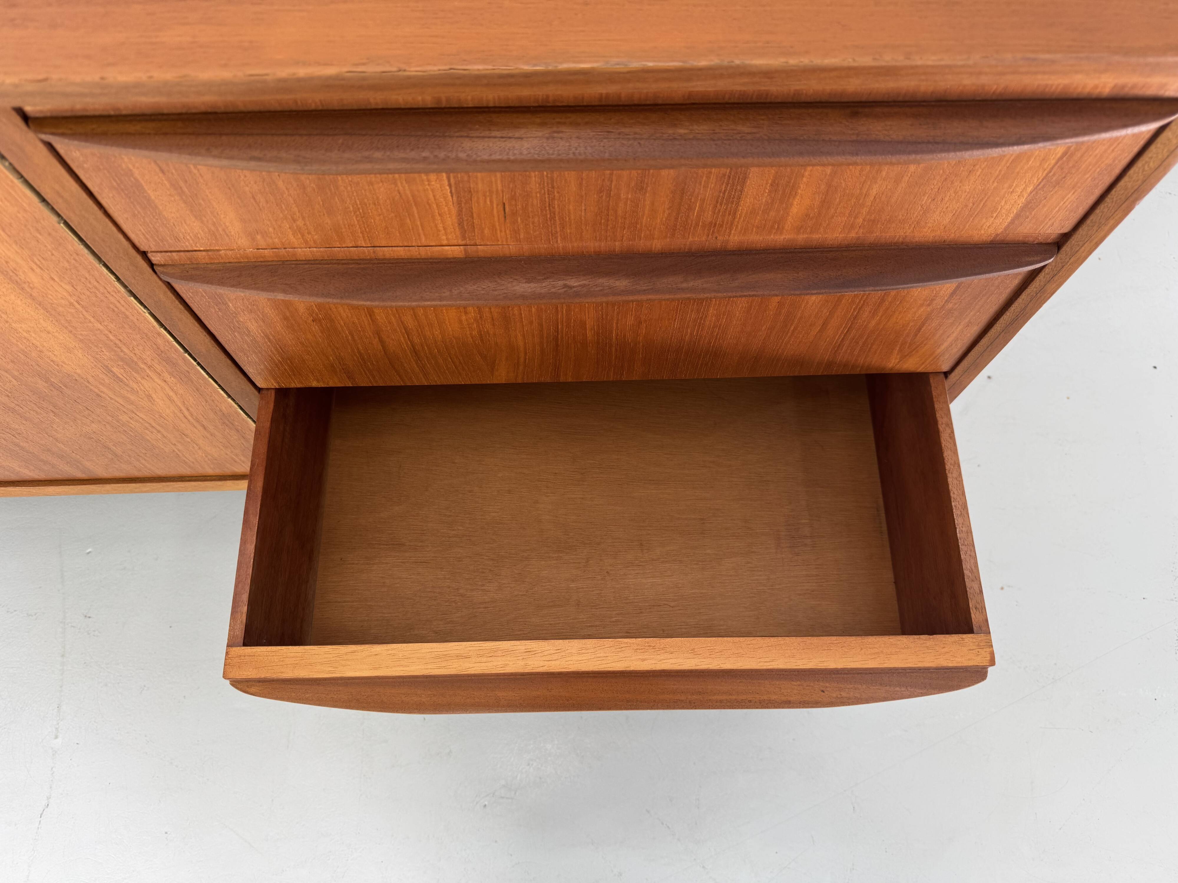 Beautiful vintage sideboard with a sleek design from the 60s.
