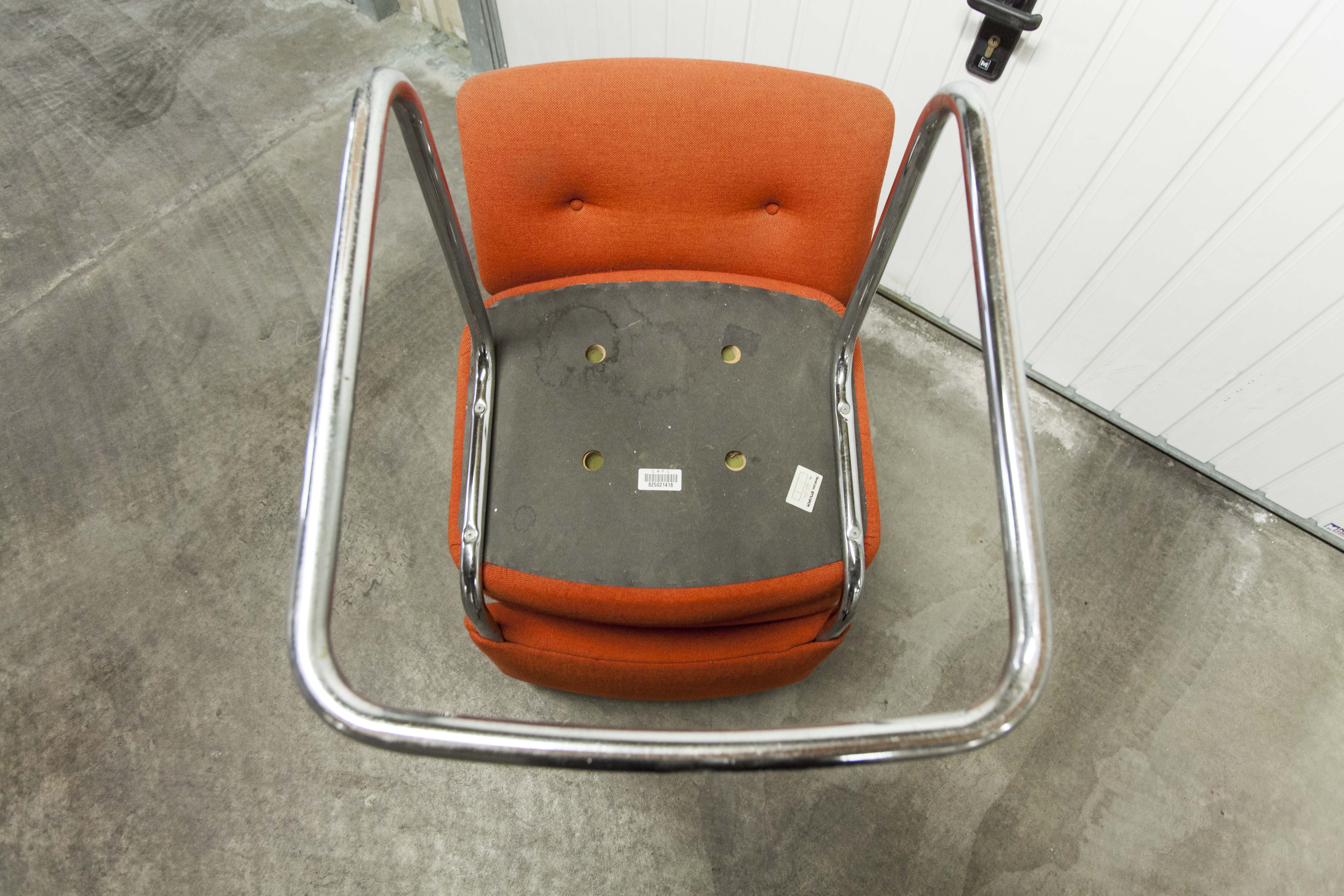 Pair of chairs Steelcase Strafor orange 70s