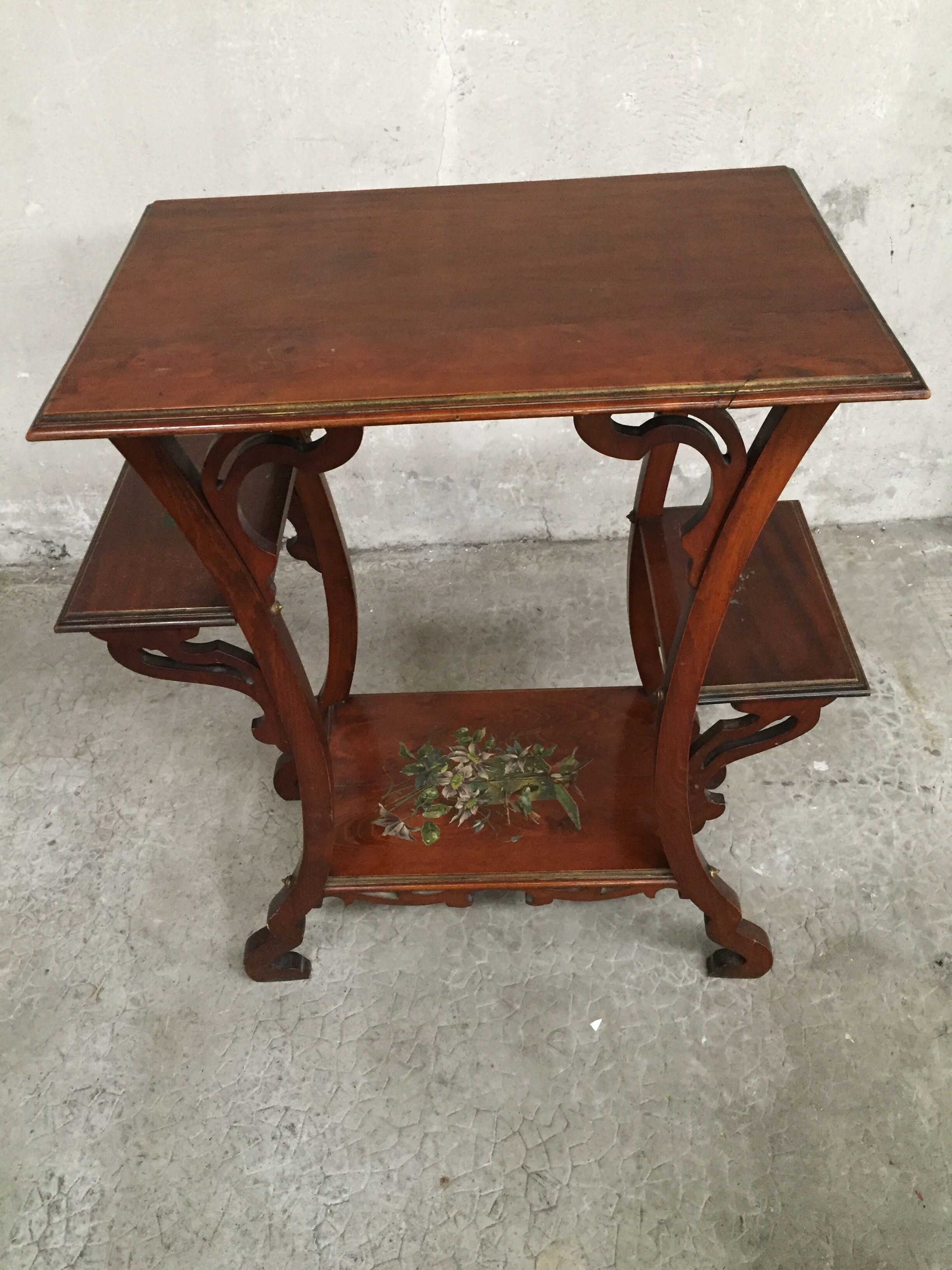 Serving table walnut