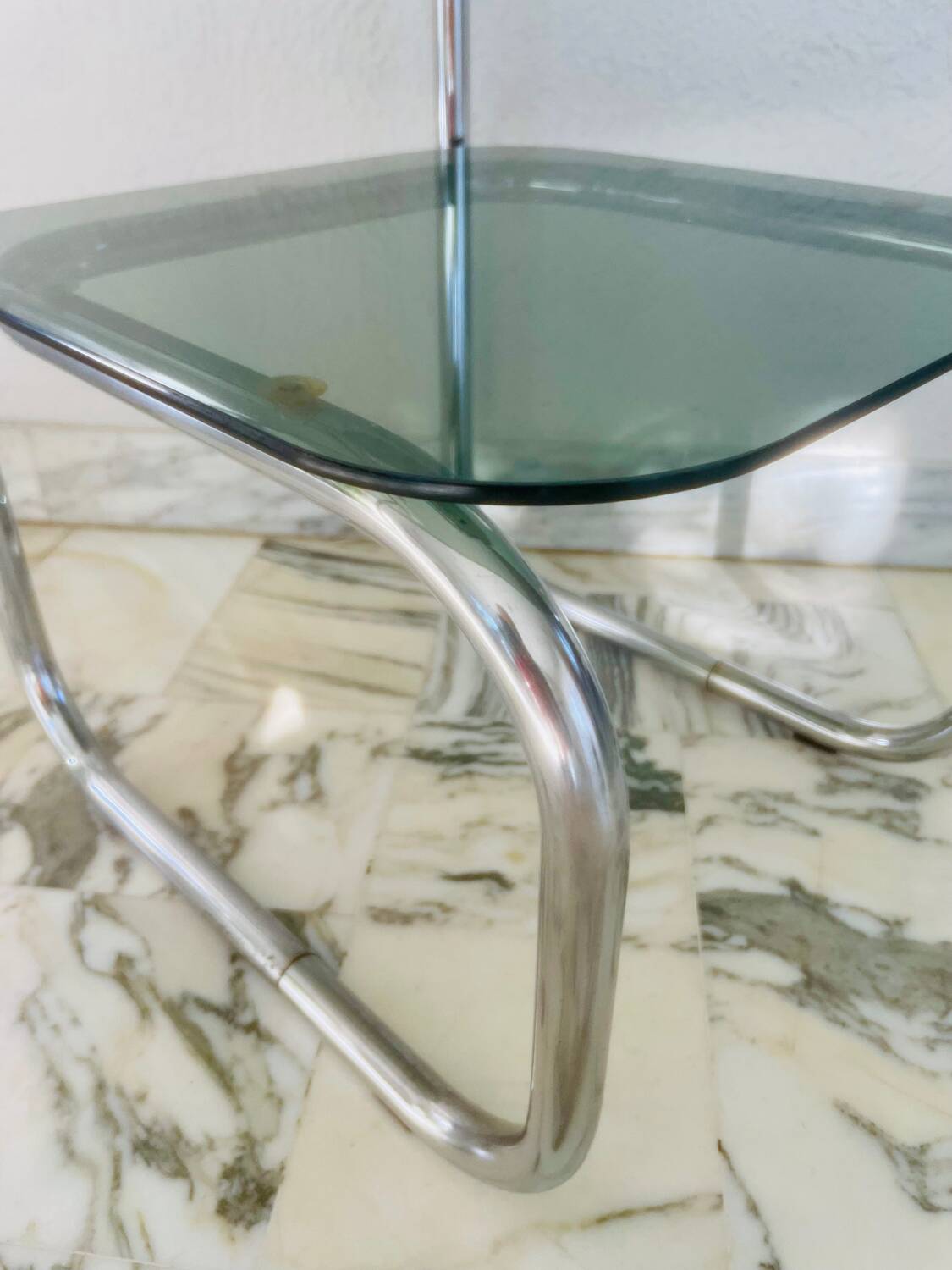 Side table, end table "Space Age" circa 1970 Roche Bobois