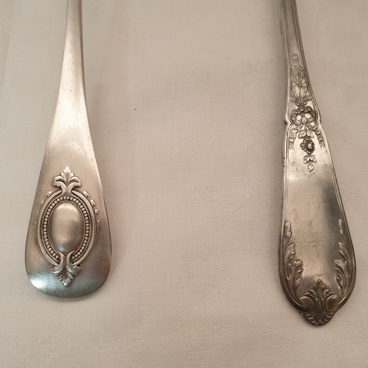 3 ladles and 1 stew spoon