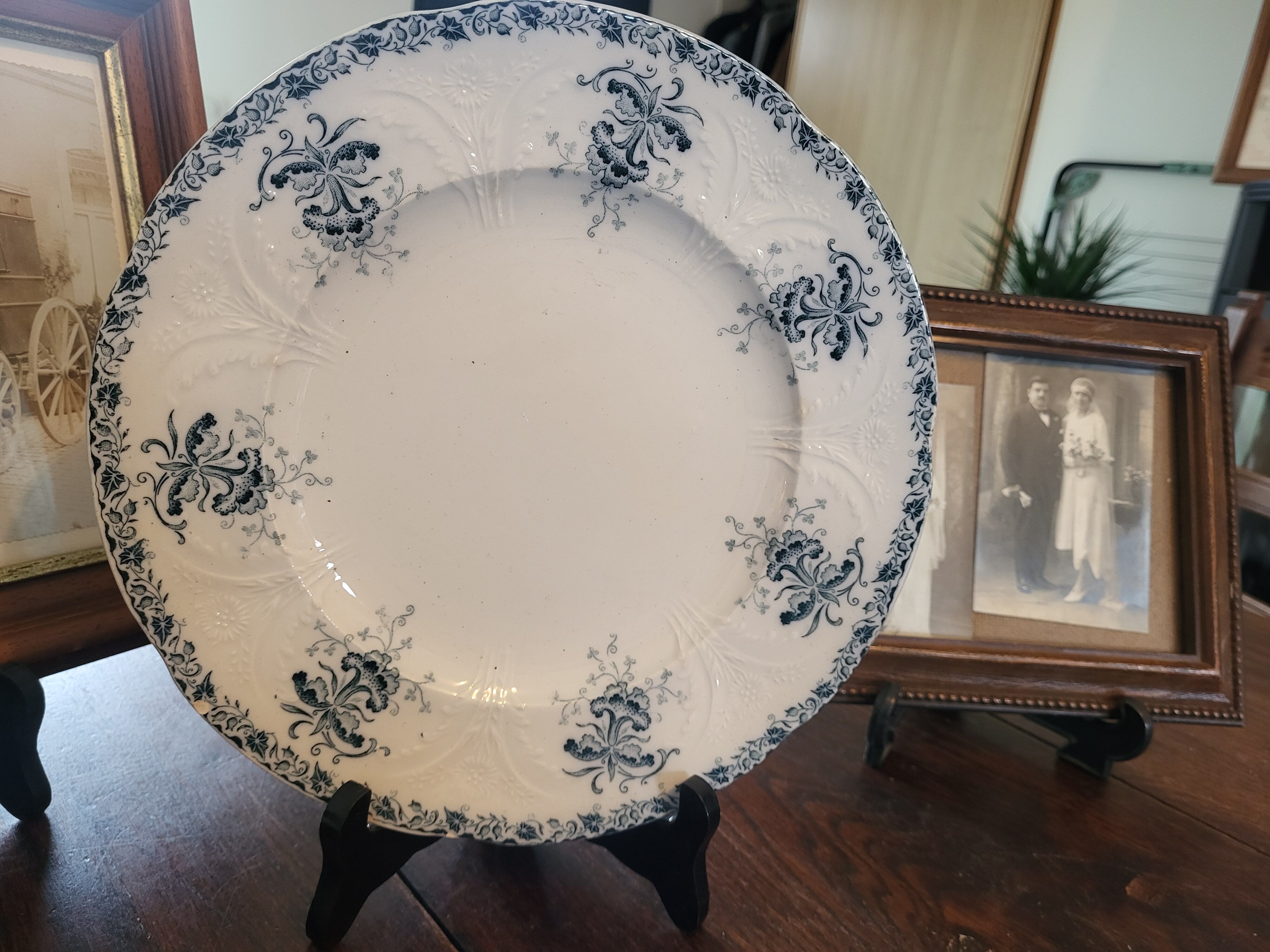 Old earthenware plate – Saint-Amand & Hamage (Nord)