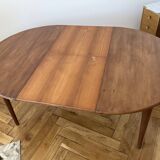 Extendable Scandinavian table