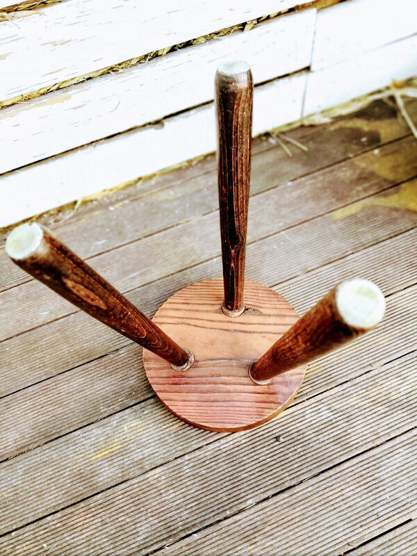 Farm tripod stool