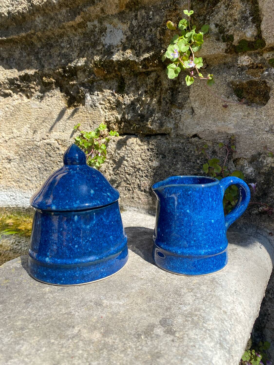 Sucrier et pot à lait bleu en céramique