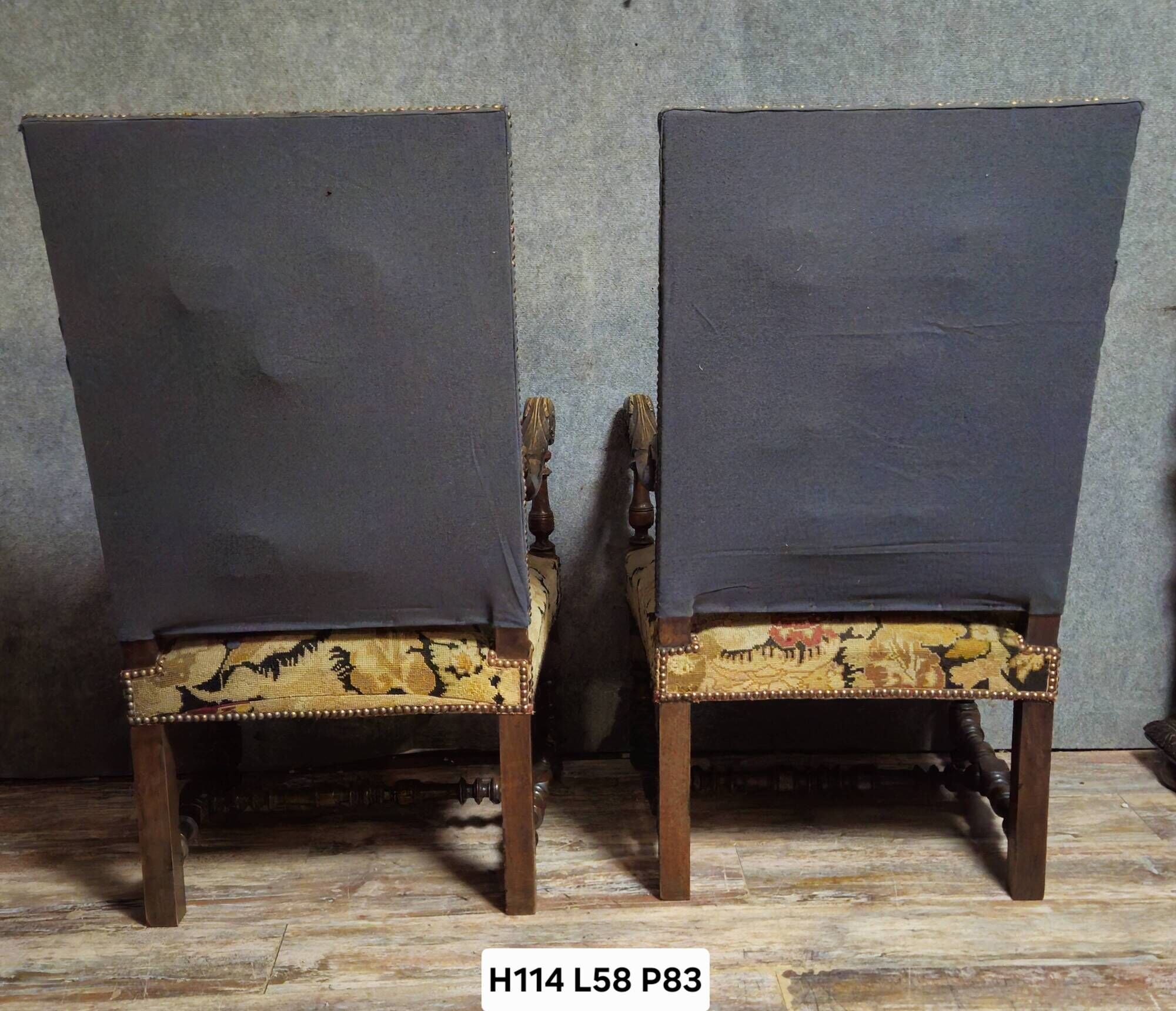 Pair of antique carved wooden armchairs – Figurative upholstery