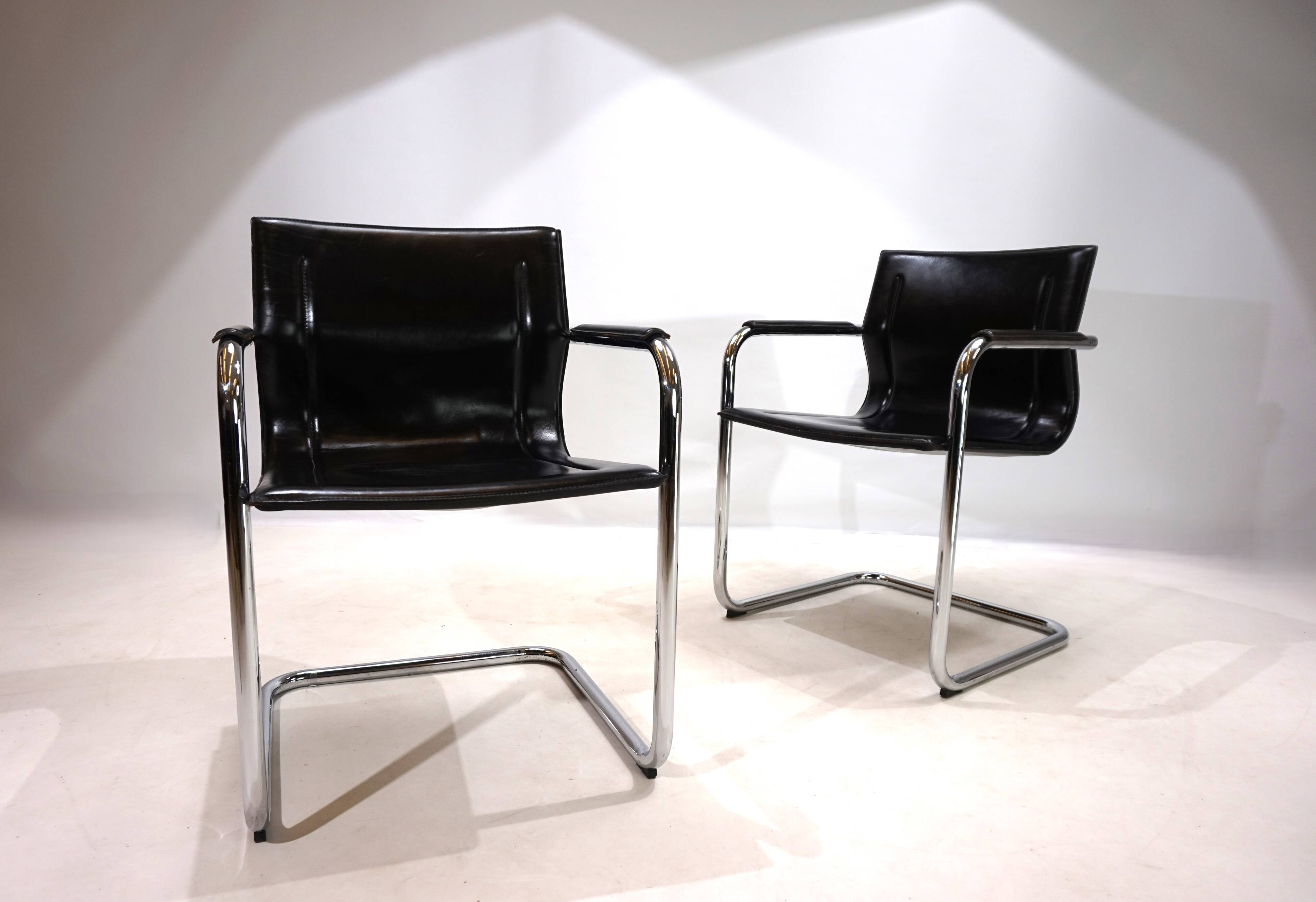 2 leather and chrome metal armchairs Matteo Grassi, 1970