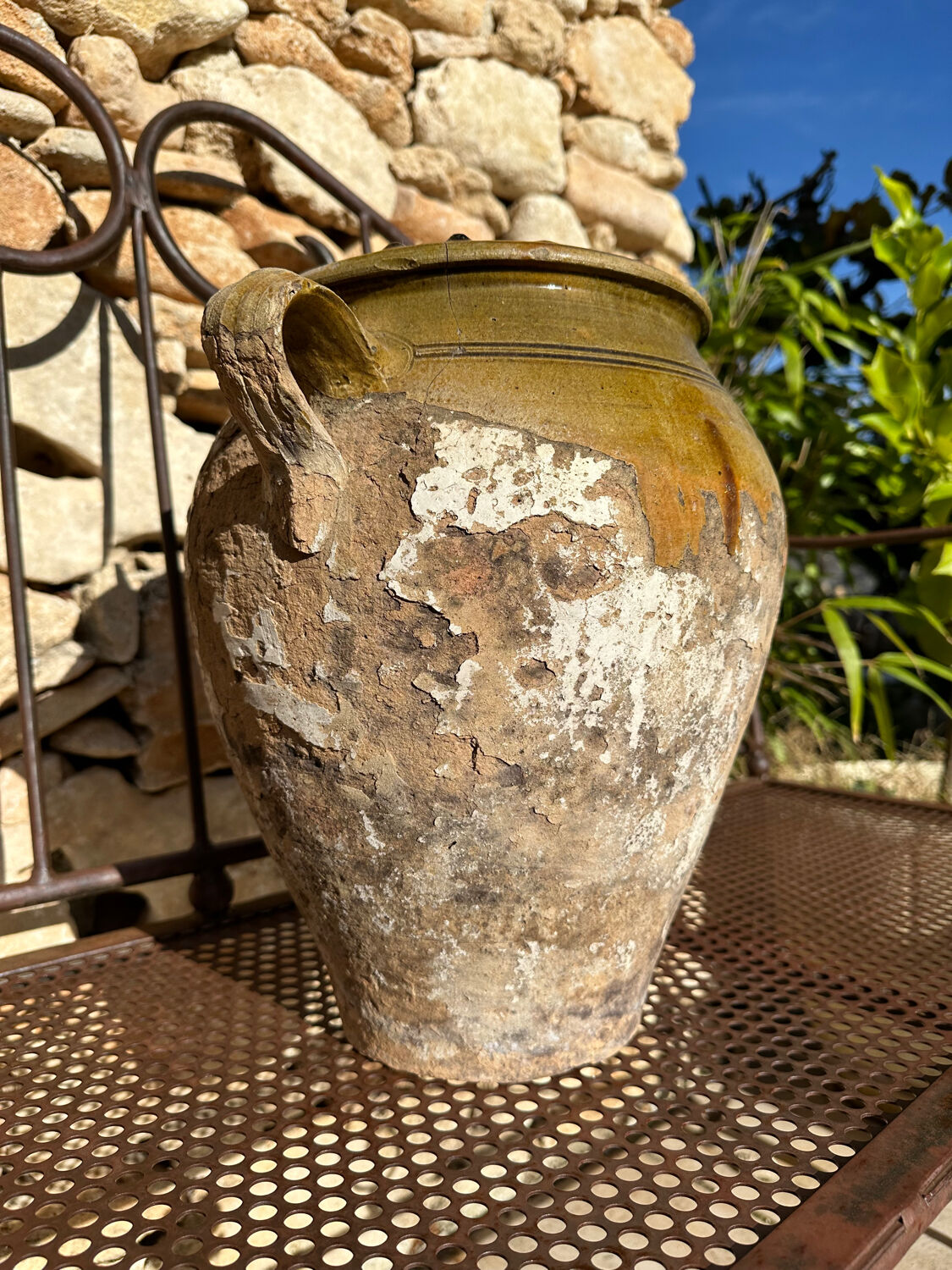 Ancient terracotta pottery jar