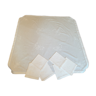 Nappe brodée et 6 serviettes brodées