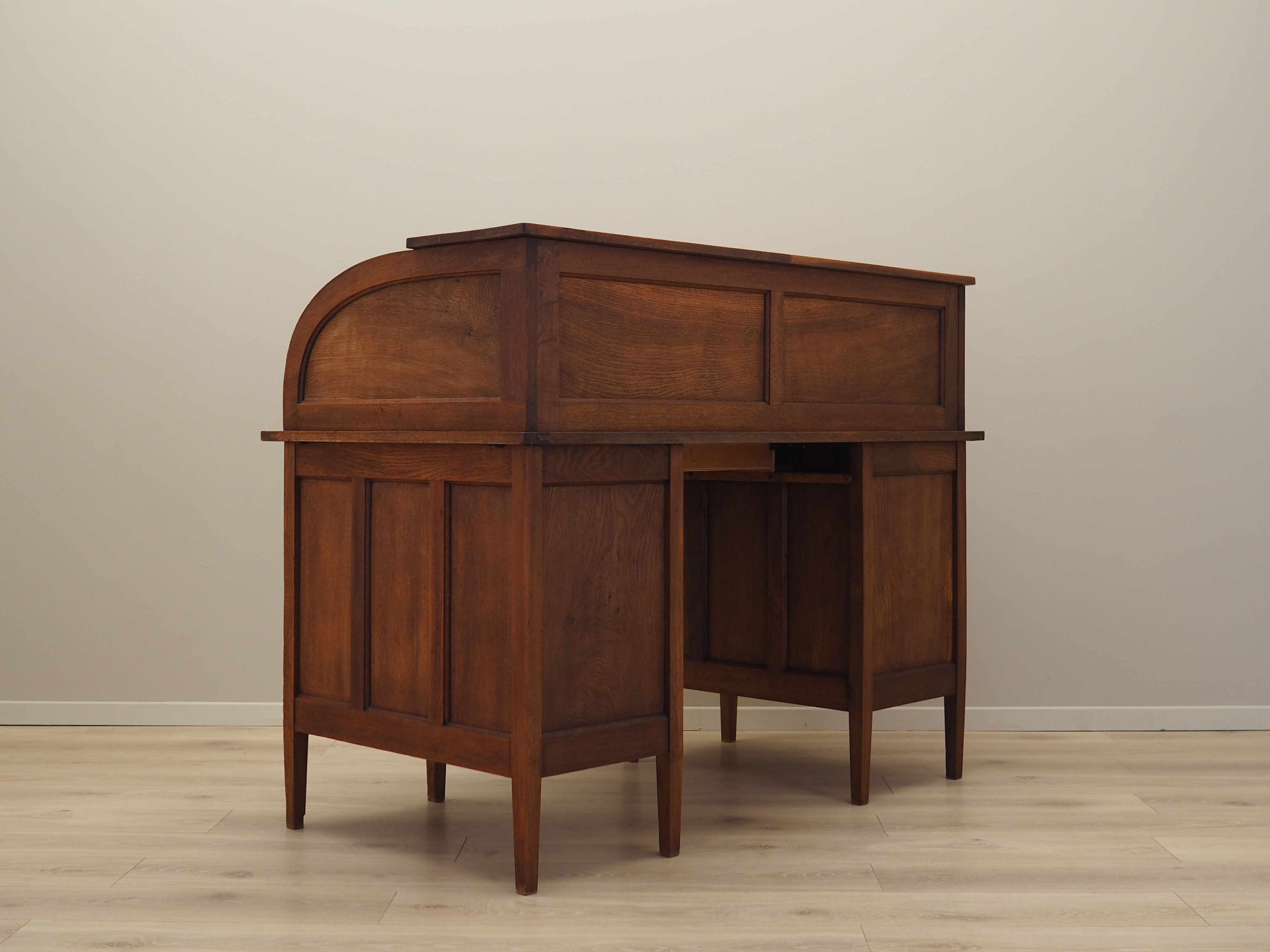 Bureau en chêne, design danois, années 1950, production: Danemark