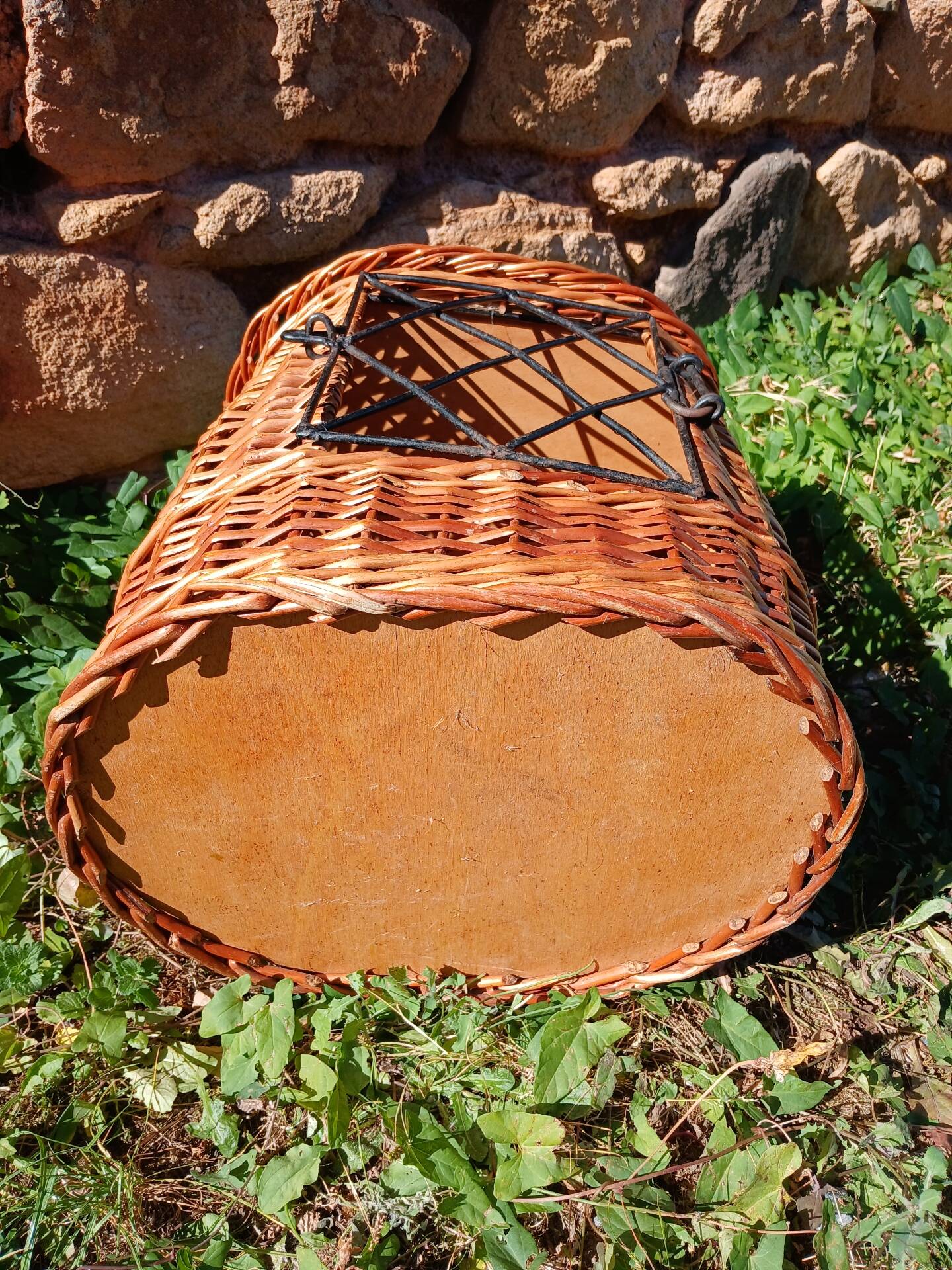 Panier ancien/ porte bouteilles