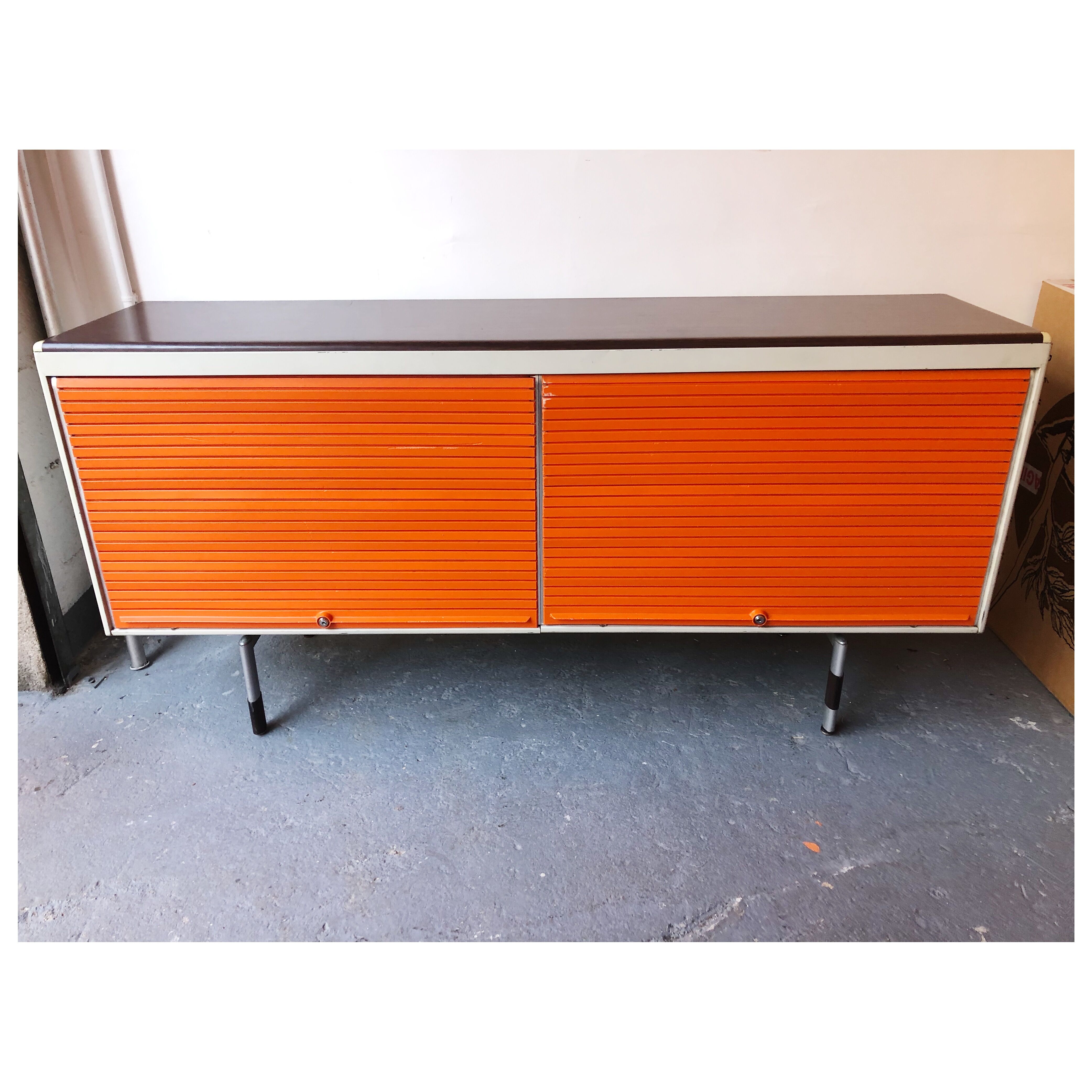 Strafor sideboard