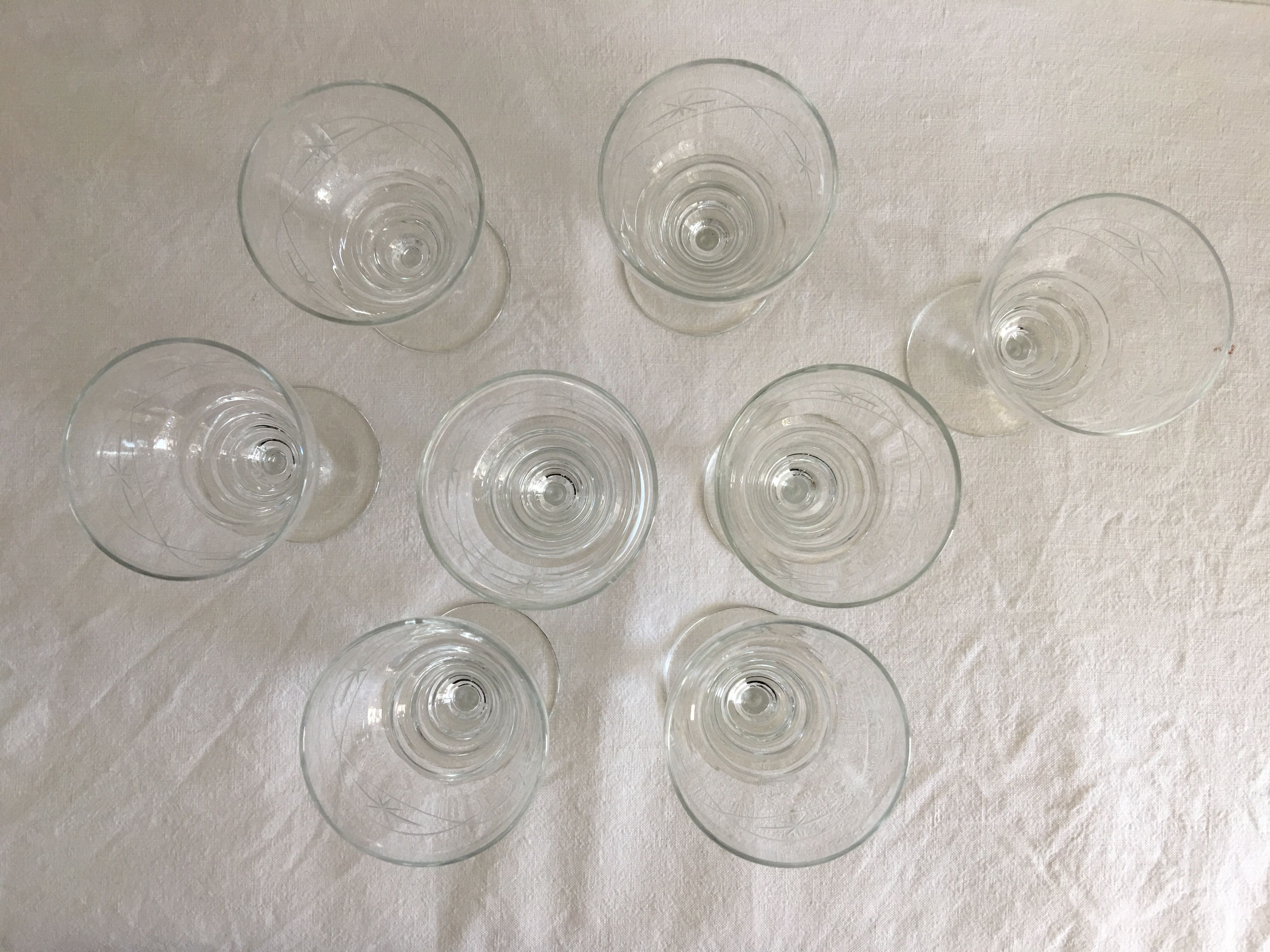 Suite of 8 wine glasses 1950/60 - blown glass