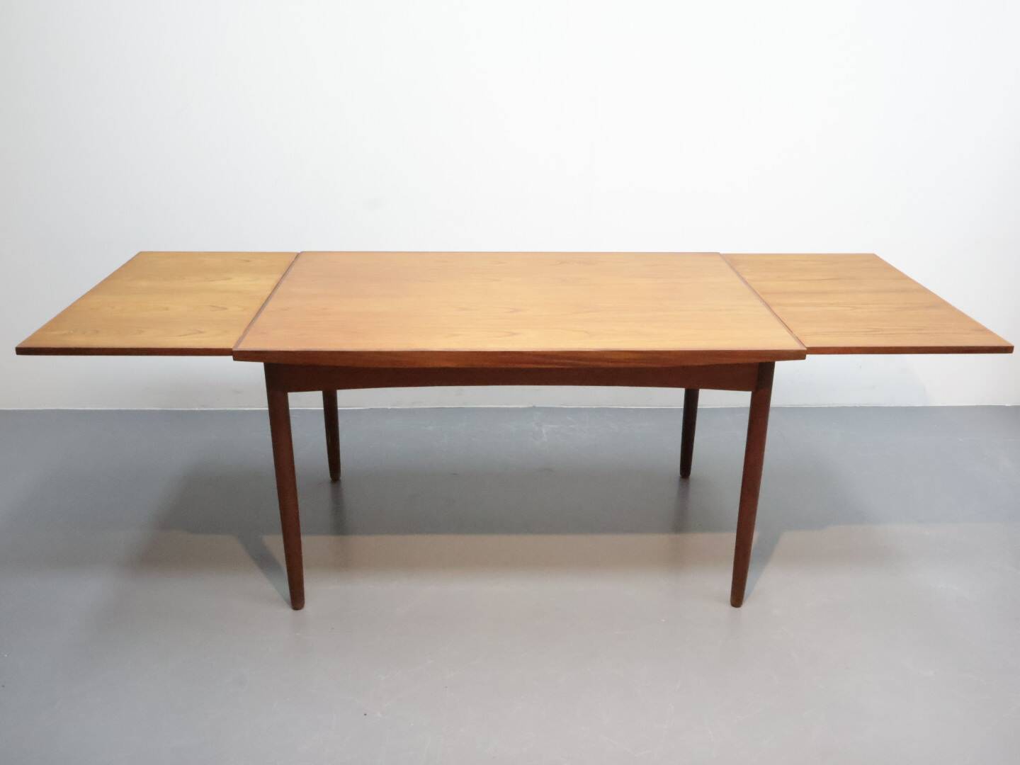 Deense eettafel teak uitschuifbaar