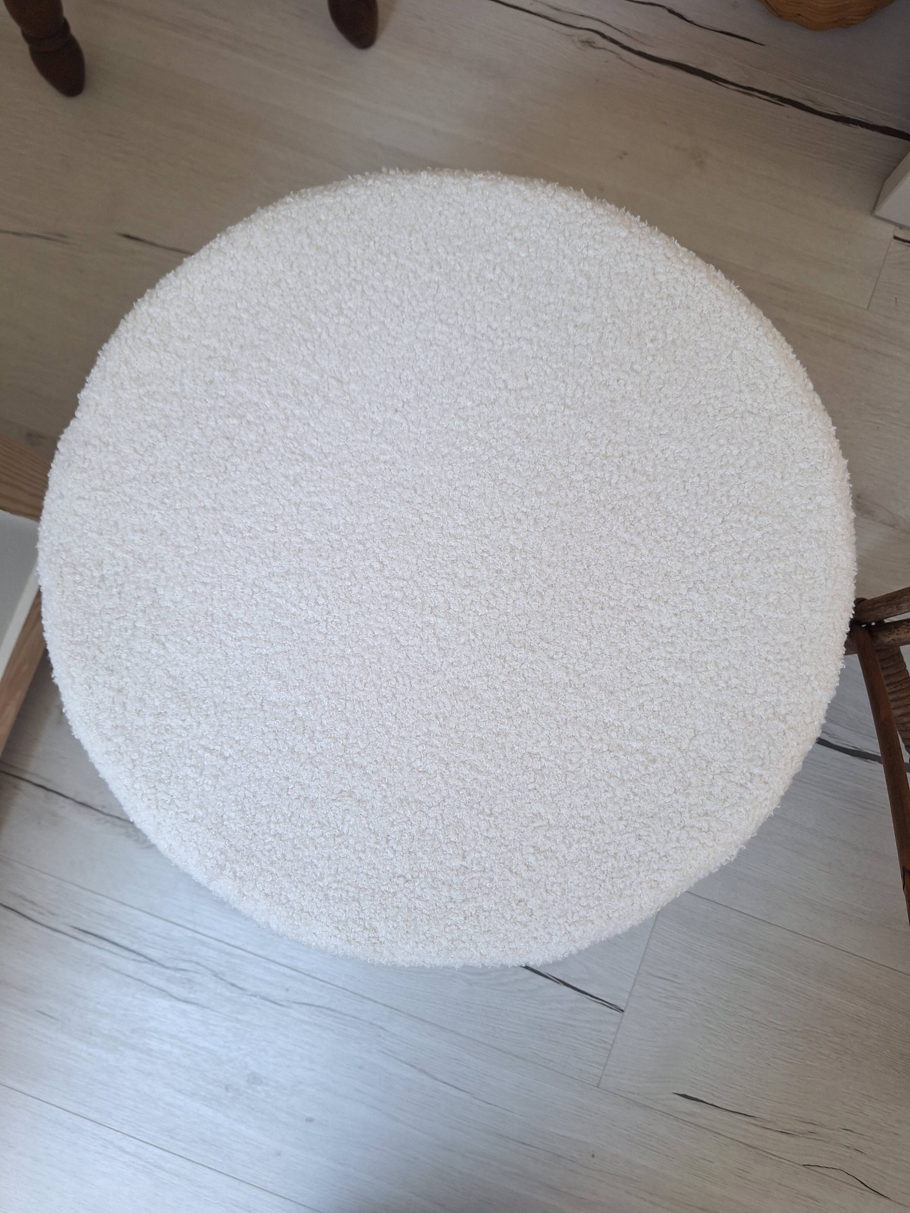 Rattan and terry fabric pouf