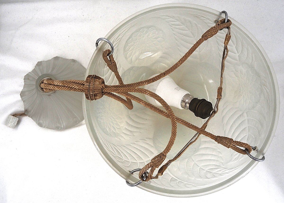 René Lalique, pendant light, opalescent chandelier, "Dahlias", signed, excellent condition.
