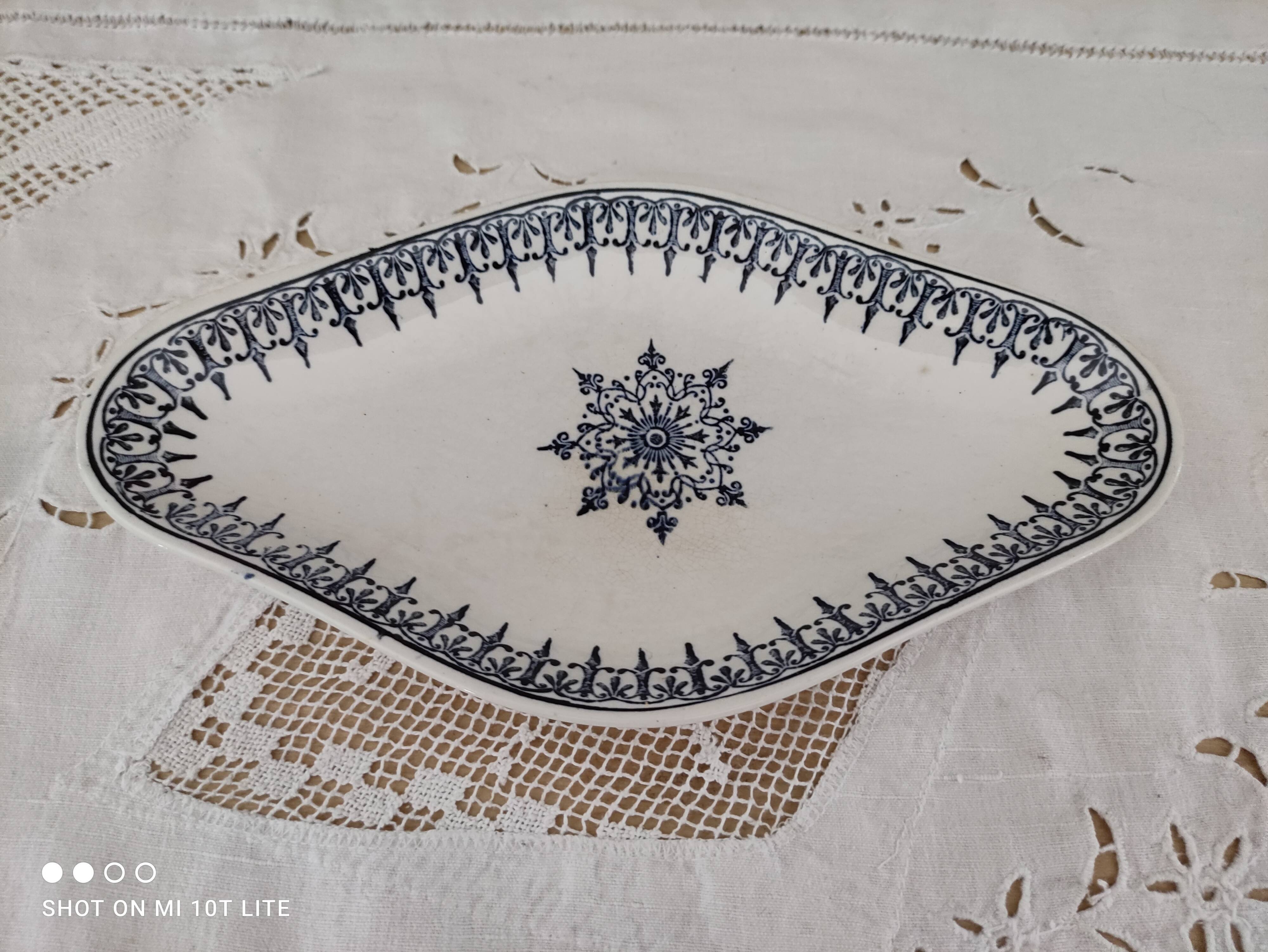 Ravier, oblong cup Saint-Amand model Primax decoration frieze blue arabesques