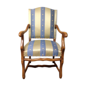 Fauteuil style Louis XIII