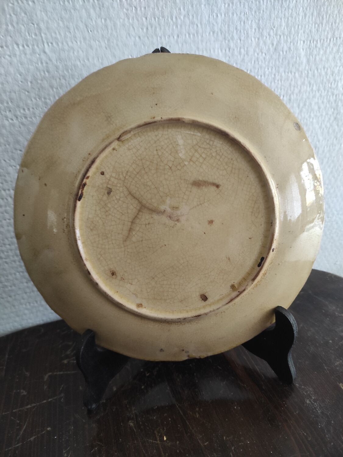 French majolica plate - slip - XIX th - Poppy décor