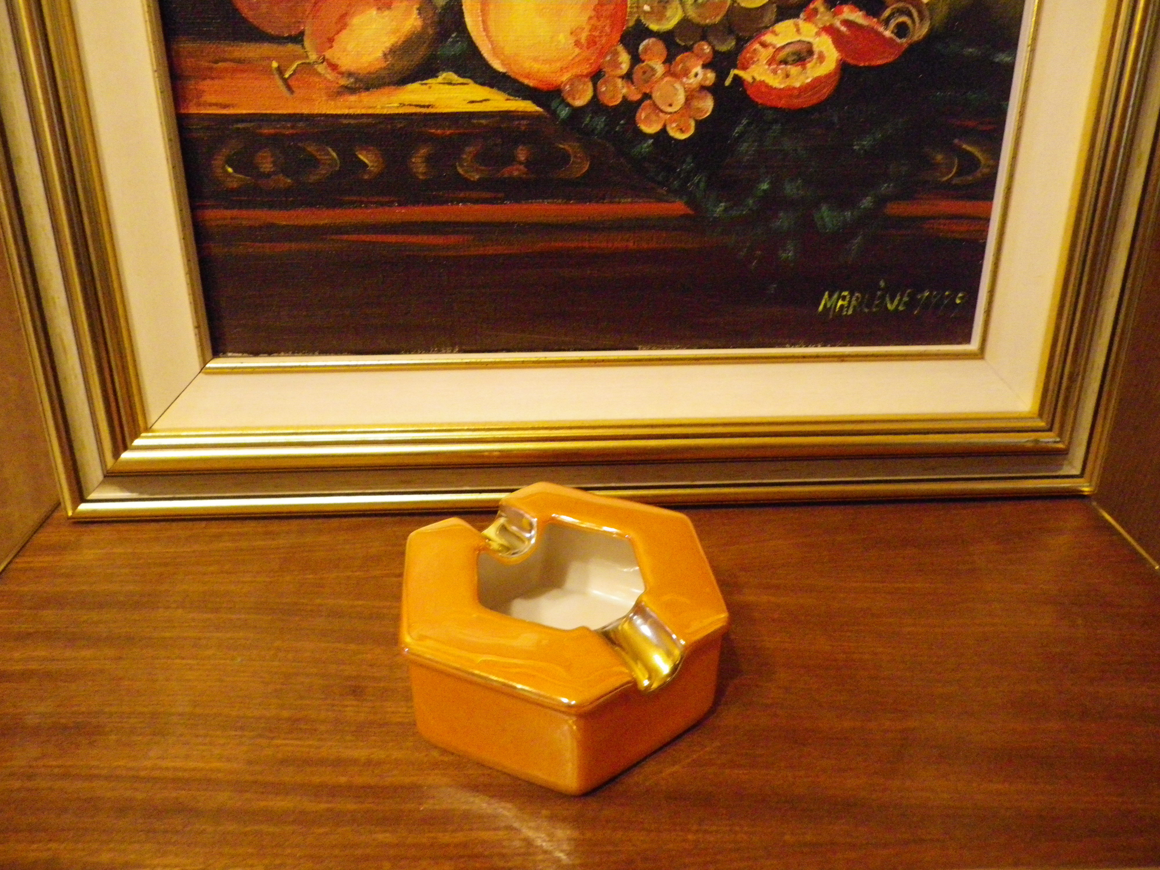 Vintage porcelain ashtray with gilding, Victoria china Czechoslovakia, 60/70s