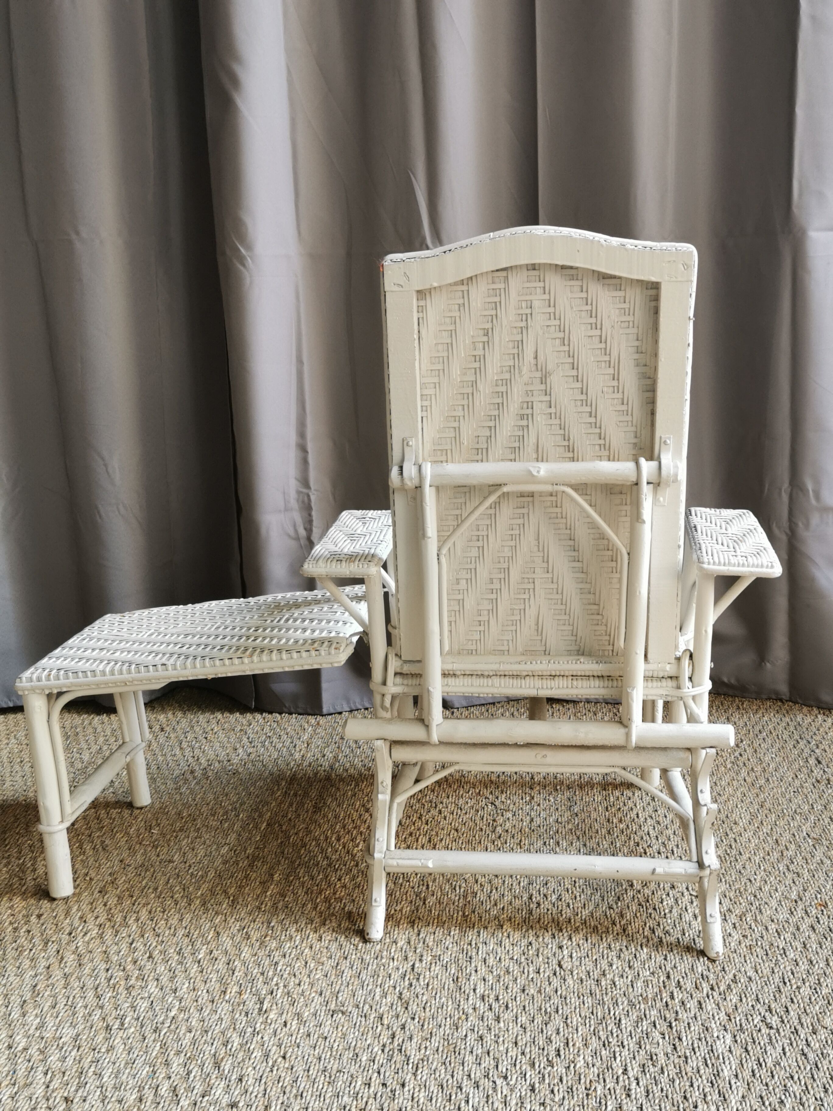 Rattan children's chaise longue