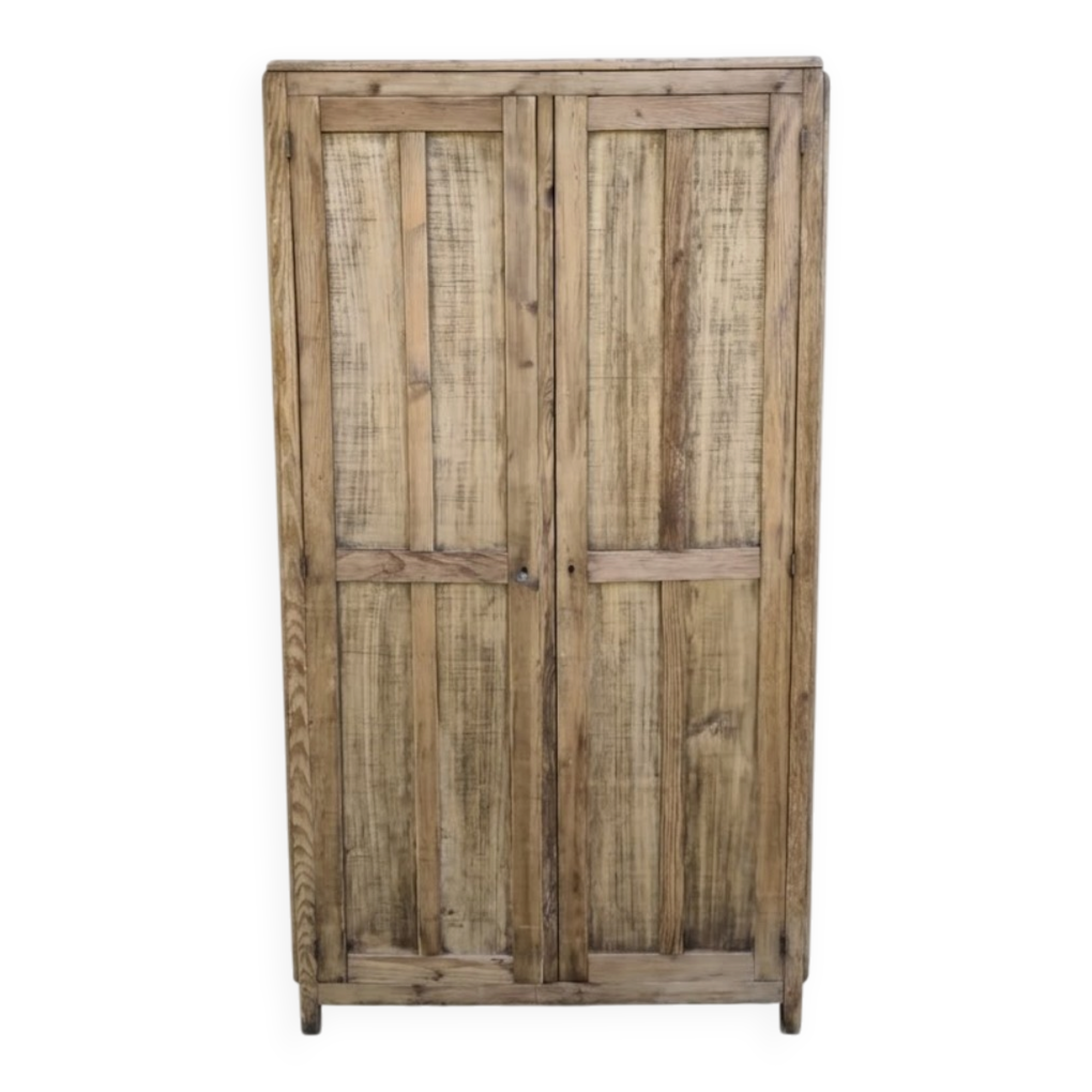 Armoire parisienne
