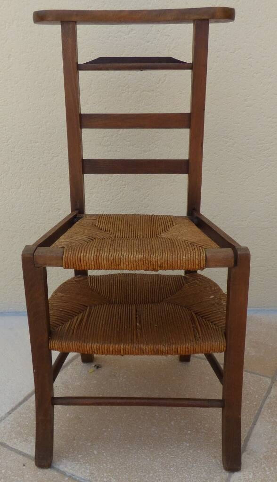 Chaise de prière vintage en bois, paille tressée double, siège relevable
