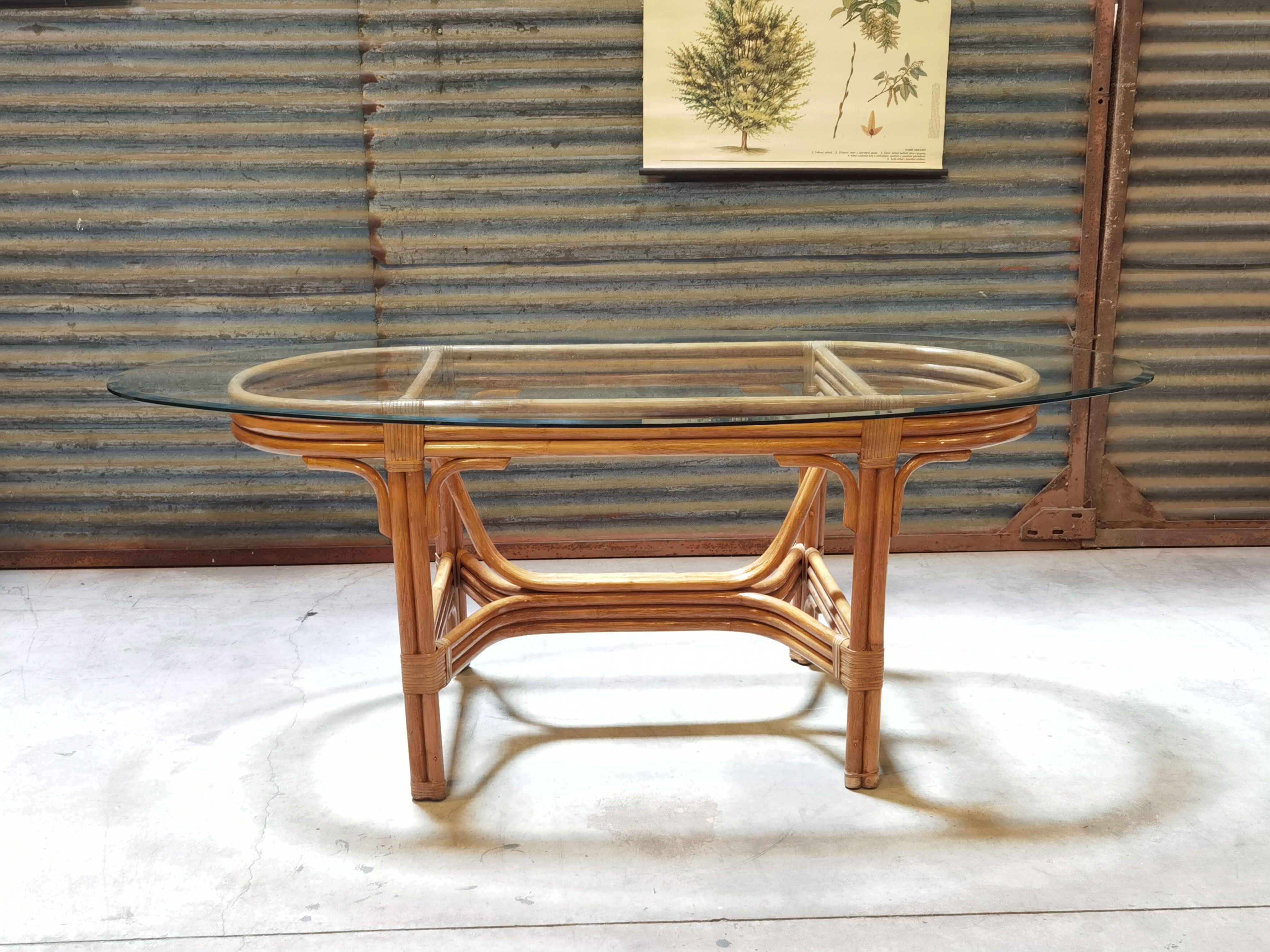 Dining table in rattan and glass 1960