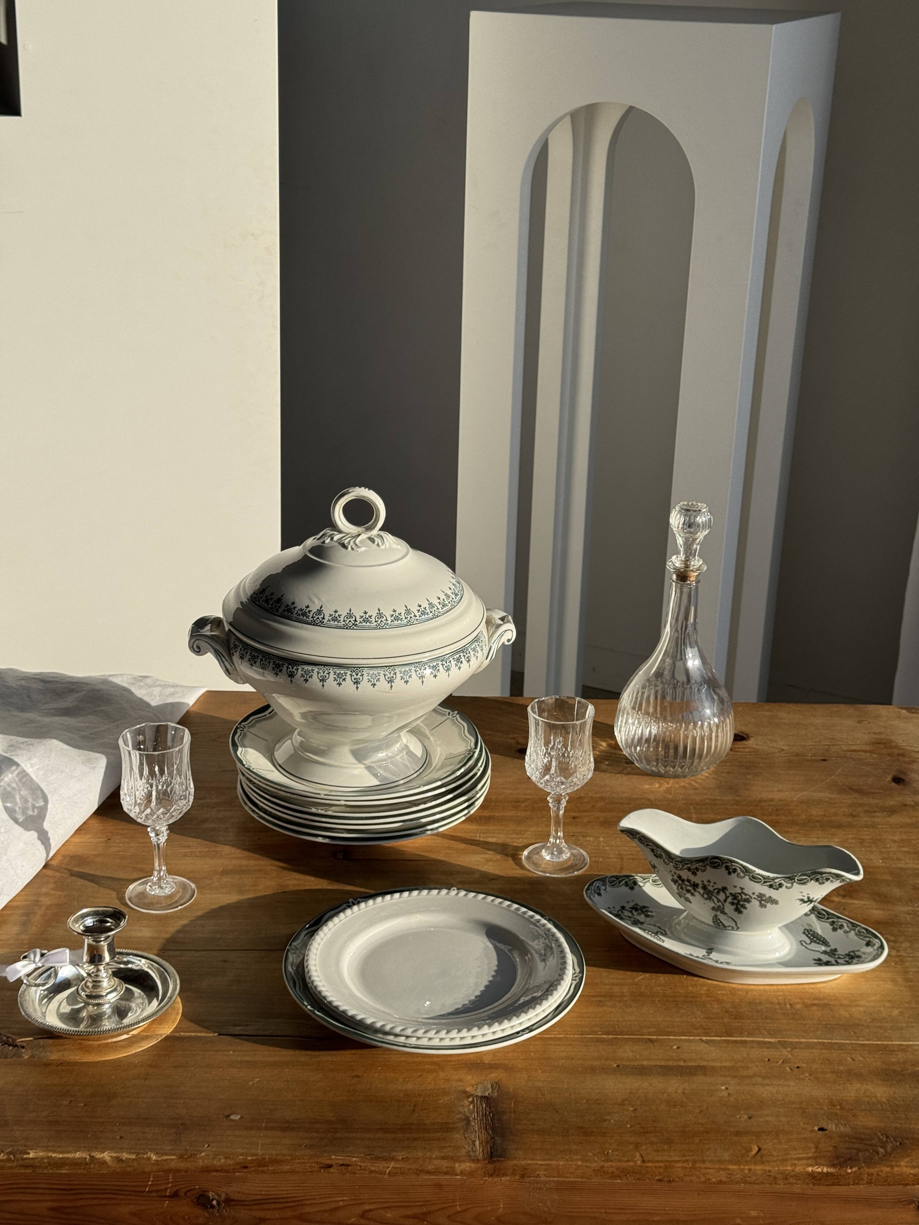 Set of 4 small white earthenware dessert plates D20
